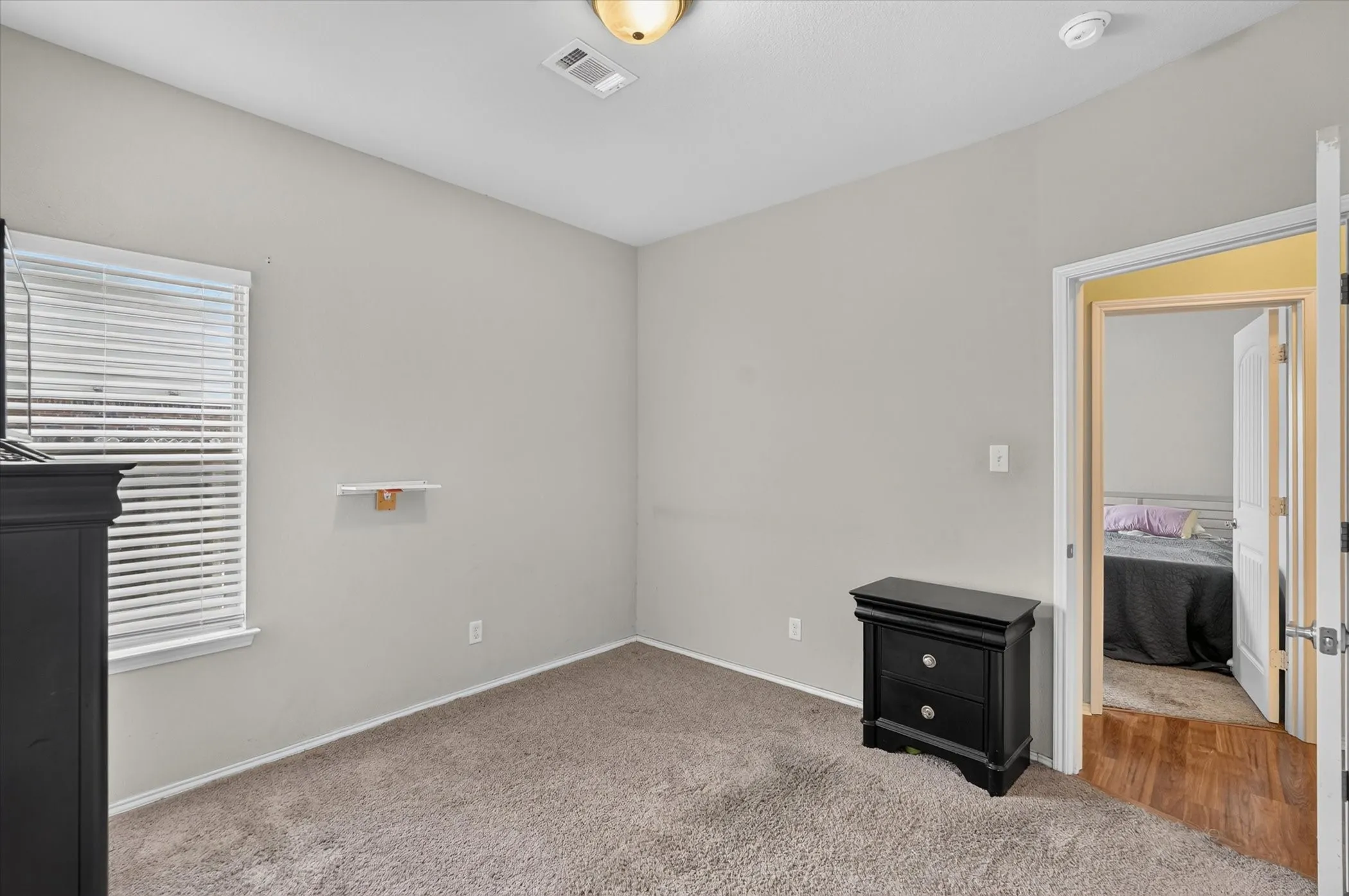 Single Family Residence For Sale in Dallas County , 902 Mockingbird Lane, Glenn Heights, Texas 75154, 3 Bedroom, 3 Bathroom, 2 Garage spaces, 2,358 Sqft, built in 2015, mls#21370406, Real Estate Agent in Glenn Heights, Homes For Sale in Dallas county, Homes For Sale in Glenn Heights, Realtor in Glenn Heights Texas, Real Estate Brokerage Independent Realty Texas, Luminita Cordes Realtor