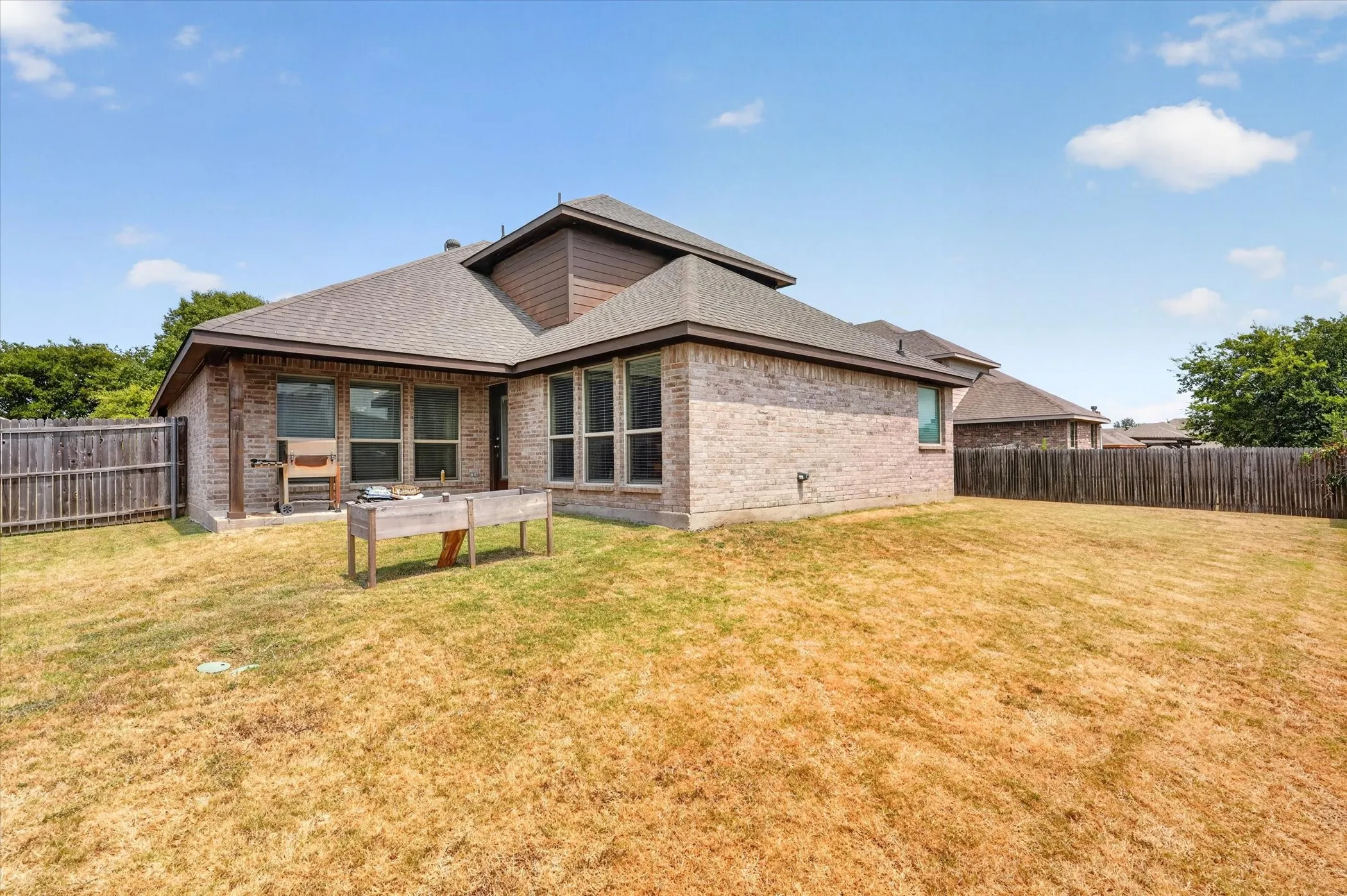 Single Family Residence For Sale in Dallas County , 902 Mockingbird Lane, Glenn Heights, Texas 75154, 3 Bedroom, 3 Bathroom, 2 Garage spaces, 2,358 Sqft, built in 2015, mls#21370406, Real Estate Agent in Glenn Heights, Homes For Sale in Dallas county, Homes For Sale in Glenn Heights, Realtor in Glenn Heights Texas, Real Estate Brokerage Independent Realty Texas, Luminita Cordes Realtor