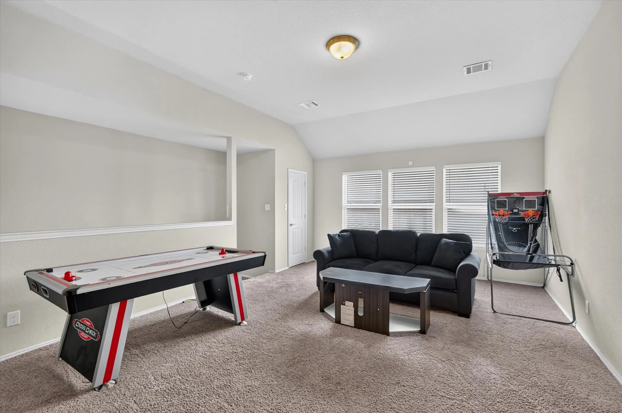 Single Family Residence For Sale in Dallas County , 902 Mockingbird Lane, Glenn Heights, Texas 75154, 3 Bedroom, 3 Bathroom, 2 Garage spaces, 2,358 Sqft, built in 2015, mls#21370406, Real Estate Agent in Glenn Heights, Homes For Sale in Dallas county, Homes For Sale in Glenn Heights, Realtor in Glenn Heights Texas, Real Estate Brokerage Independent Realty Texas, Luminita Cordes Realtor