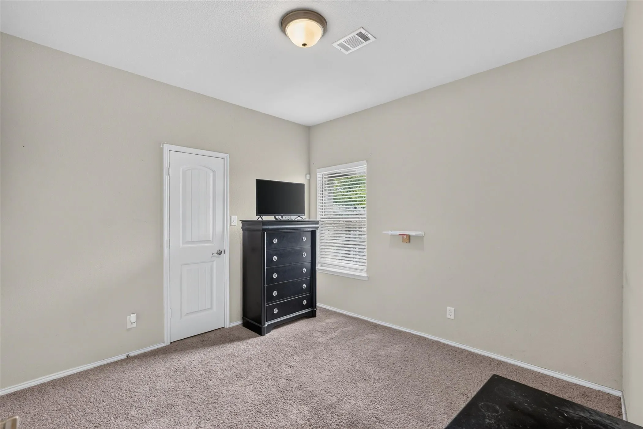 Single Family Residence For Sale in Dallas County , 902 Mockingbird Lane, Glenn Heights, Texas 75154, 3 Bedroom, 3 Bathroom, 2 Garage spaces, 2,358 Sqft, built in 2015, mls#21370406, Real Estate Agent in Glenn Heights, Homes For Sale in Dallas county, Homes For Sale in Glenn Heights, Realtor in Glenn Heights Texas, Real Estate Brokerage Independent Realty Texas, Luminita Cordes Realtor