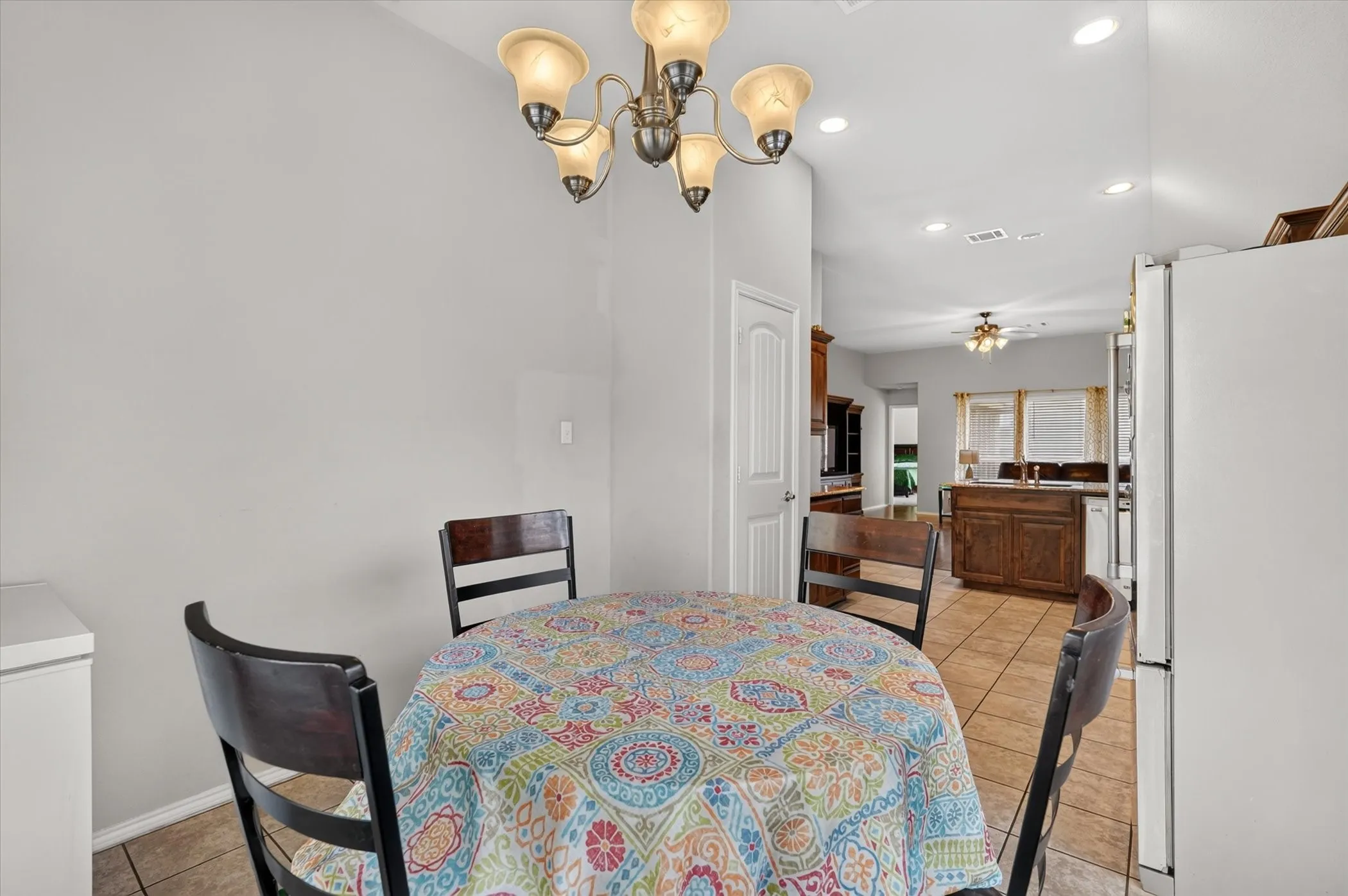 Single Family Residence For Sale in Dallas County , 902 Mockingbird Lane, Glenn Heights, Texas 75154, 3 Bedroom, 3 Bathroom, 2 Garage spaces, 2,358 Sqft, built in 2015, mls#21370406, Real Estate Agent in Glenn Heights, Homes For Sale in Dallas county, Homes For Sale in Glenn Heights, Realtor in Glenn Heights Texas, Real Estate Brokerage Independent Realty Texas, Luminita Cordes Realtor