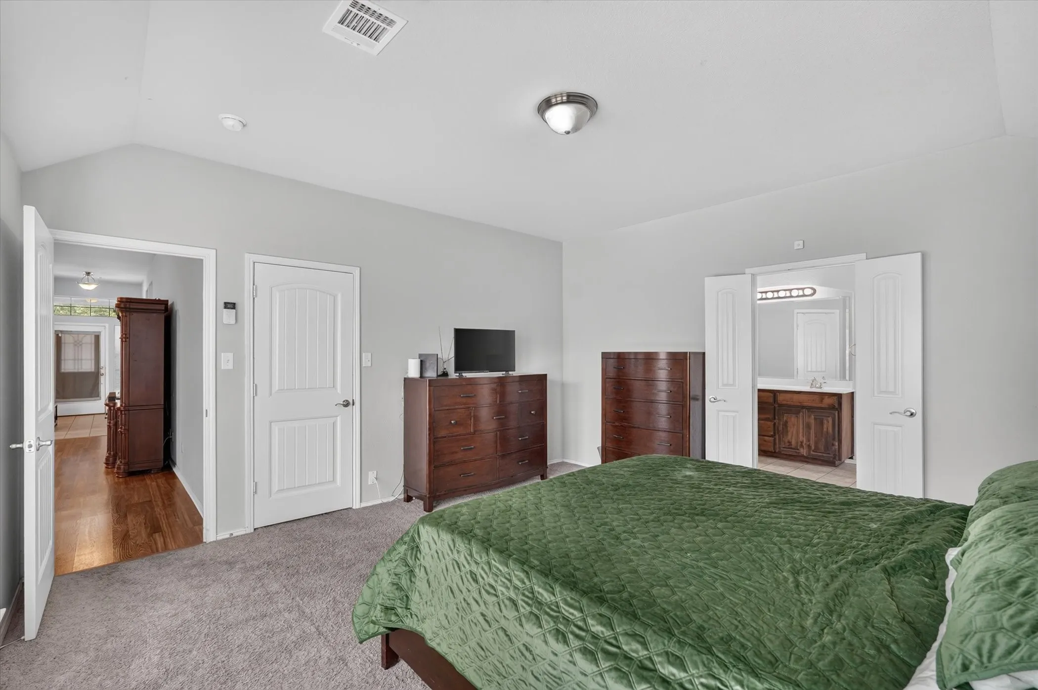 Single Family Residence For Sale in Dallas County , 902 Mockingbird Lane, Glenn Heights, Texas 75154, 3 Bedroom, 3 Bathroom, 2 Garage spaces, 2,358 Sqft, built in 2015, mls#21370406, Real Estate Agent in Glenn Heights, Homes For Sale in Dallas county, Homes For Sale in Glenn Heights, Realtor in Glenn Heights Texas, Real Estate Brokerage Independent Realty Texas, Luminita Cordes Realtor