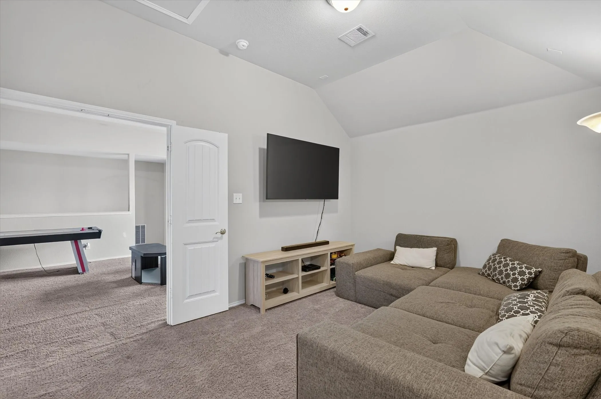 Single Family Residence For Sale in Dallas County , 902 Mockingbird Lane, Glenn Heights, Texas 75154, 3 Bedroom, 3 Bathroom, 2 Garage spaces, 2,358 Sqft, built in 2015, mls#21370406, Real Estate Agent in Glenn Heights, Homes For Sale in Dallas county, Homes For Sale in Glenn Heights, Realtor in Glenn Heights Texas, Real Estate Brokerage Independent Realty Texas, Luminita Cordes Realtor