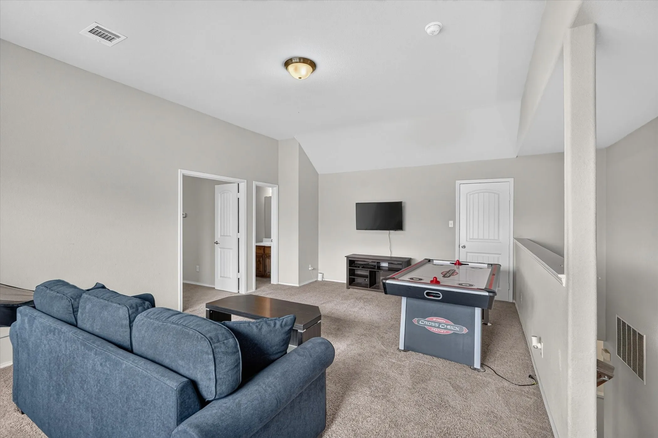 Single Family Residence For Sale in Dallas County , 902 Mockingbird Lane, Glenn Heights, Texas 75154, 3 Bedroom, 3 Bathroom, 2 Garage spaces, 2,358 Sqft, built in 2015, mls#21370406, Real Estate Agent in Glenn Heights, Homes For Sale in Dallas county, Homes For Sale in Glenn Heights, Realtor in Glenn Heights Texas, Real Estate Brokerage Independent Realty Texas, Luminita Cordes Realtor