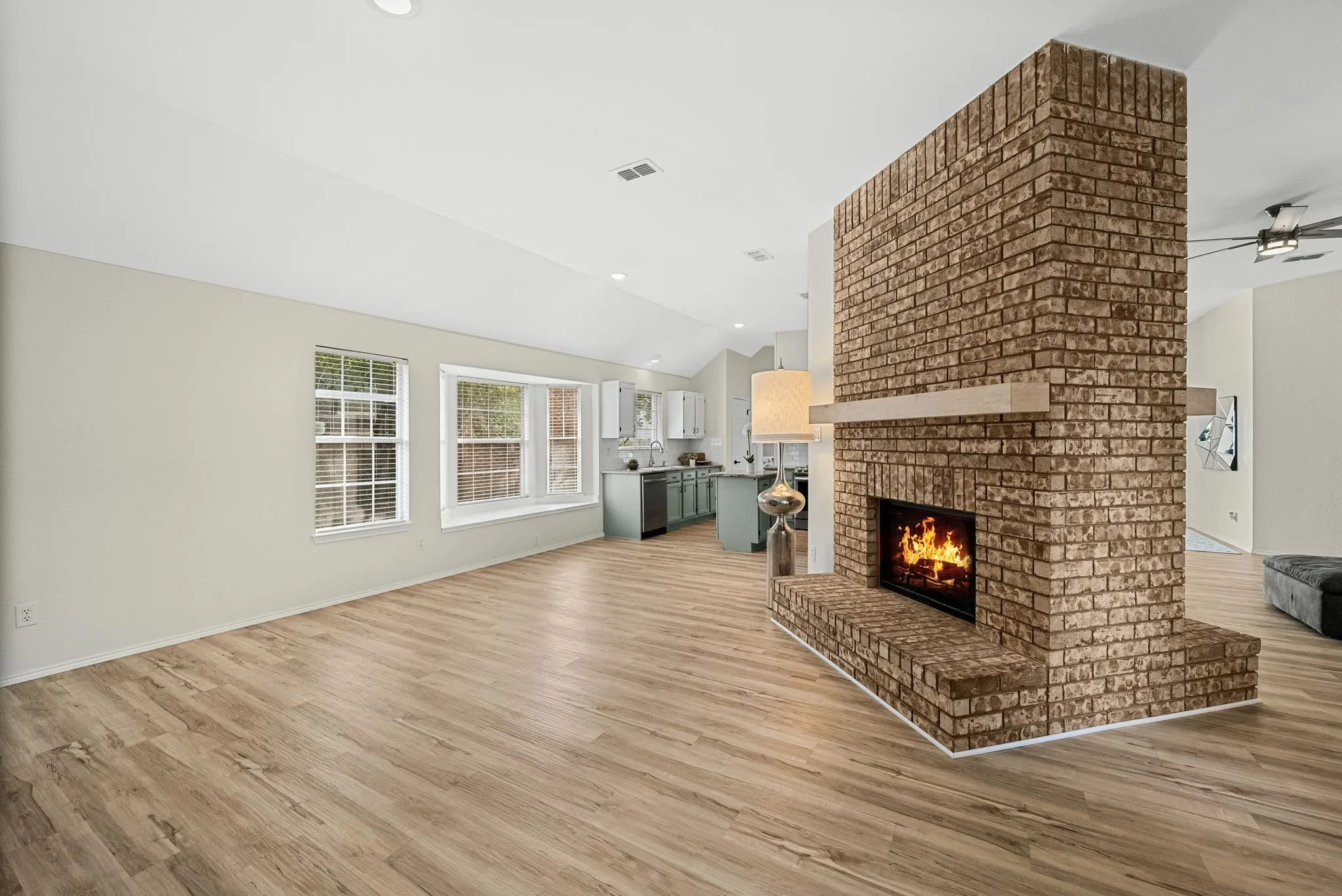 Single Family Residence For Sale in Denton County , 5084 Lakeshore Boulevard, The Colony, Texas 75056, 3 Bedroom, 2 Bathroom, 2 Garage spaces, 1,965 Sqft, built in 1991, mls#21369887, Real Estate Agent in The Colony, Homes For Sale in Denton county, Homes For Sale in The Colony, Realtor in The Colony Texas, Real Estate Brokerage Independent Realty Texas, Luminita Cordes Realtor