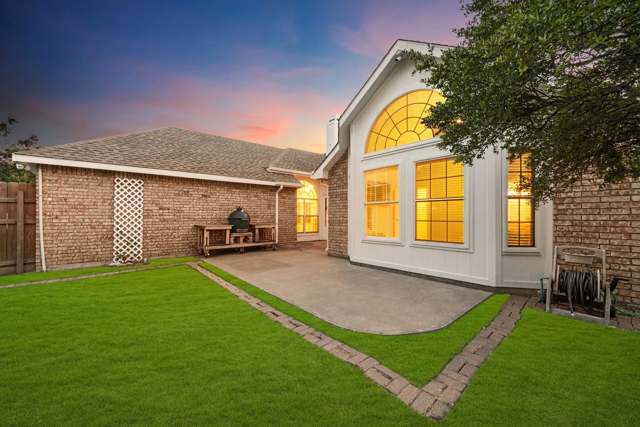 Single Family Residence For Sale in Denton County , 5084 Lakeshore Boulevard, The Colony, Texas 75056, 3 Bedroom, 2 Bathroom, 2 Garage spaces, 1,965 Sqft, built in 1991, mls#21369887, Real Estate Agent in The Colony, Homes For Sale in Denton county, Homes For Sale in The Colony, Realtor in The Colony Texas, Real Estate Brokerage Independent Realty Texas, Luminita Cordes Realtor