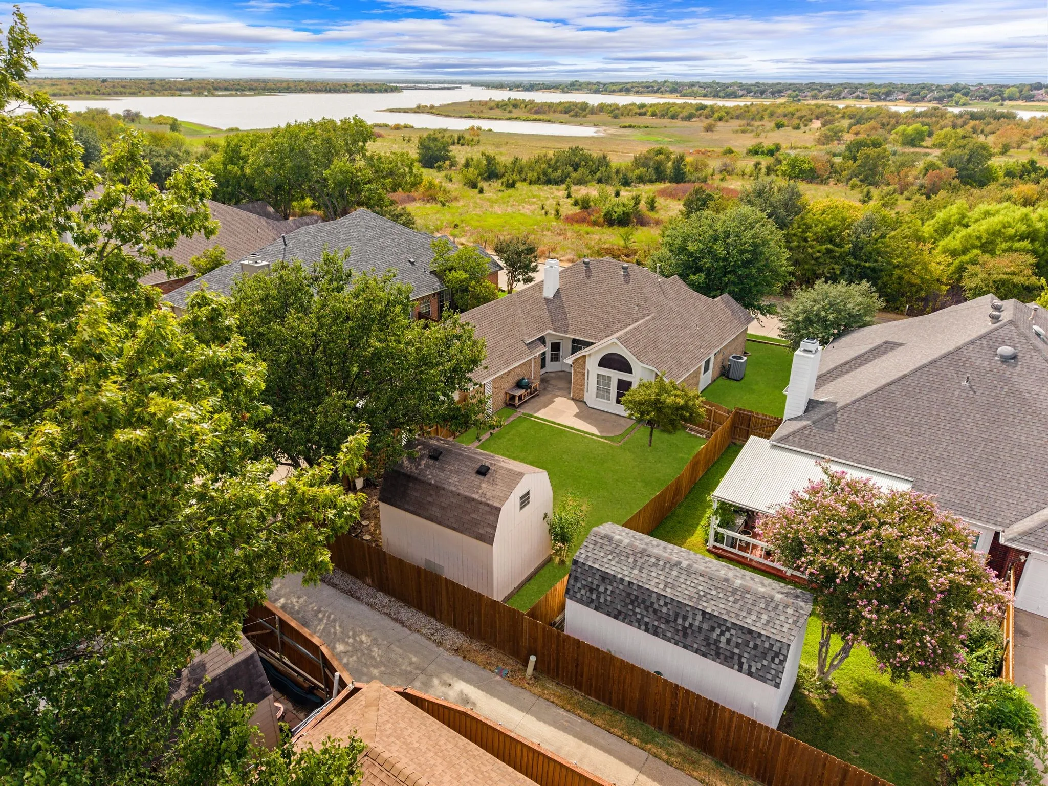Single Family Residence For Sale in Denton County , 5084 Lakeshore Boulevard, The Colony, Texas 75056, 3 Bedroom, 2 Bathroom, 2 Garage spaces, 1,965 Sqft, built in 1991, mls#21369887, Real Estate Agent in The Colony, Homes For Sale in Denton county, Homes For Sale in The Colony, Realtor in The Colony Texas, Real Estate Brokerage Independent Realty Texas, Luminita Cordes Realtor