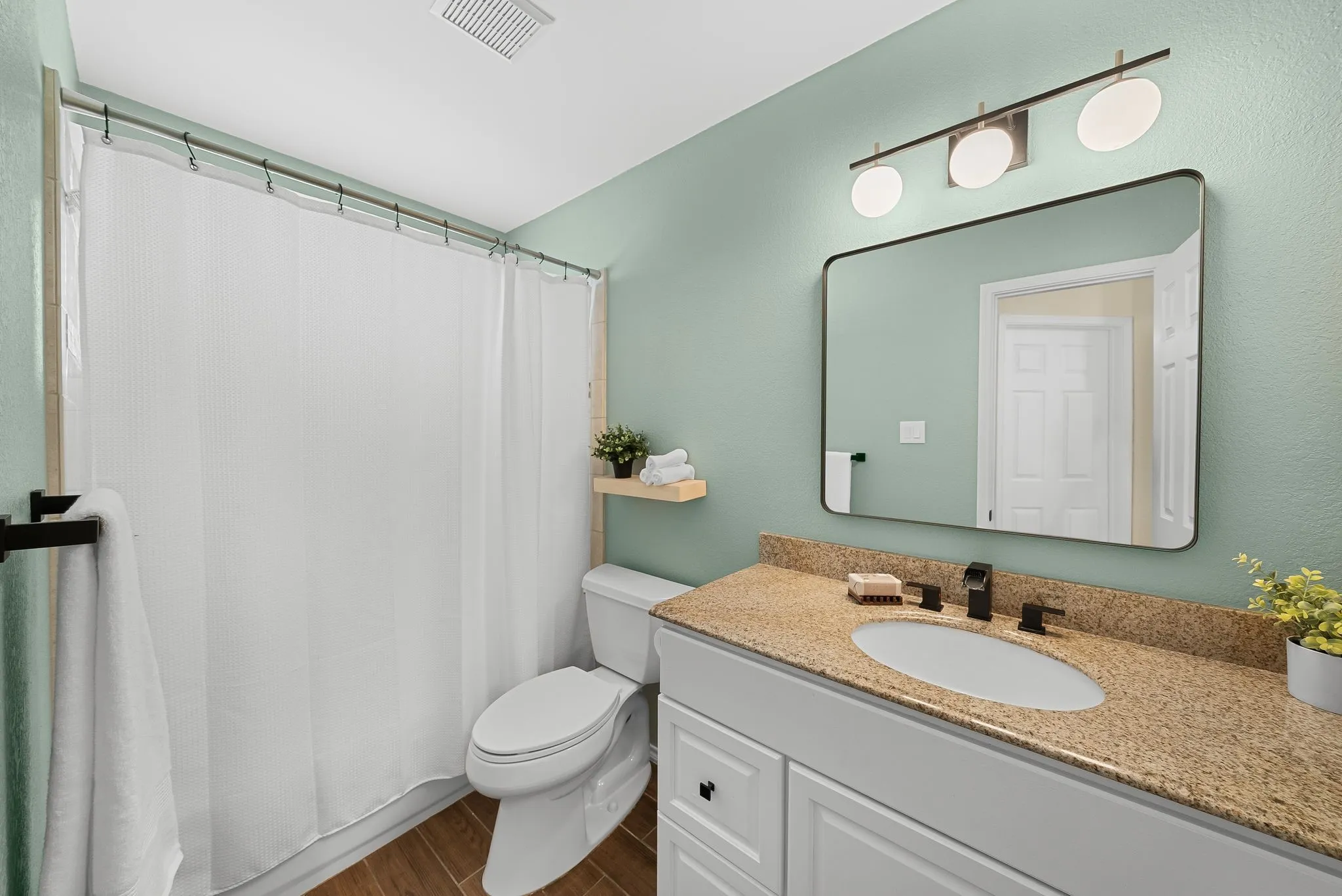 Single Family Residence For Sale in Denton County , 5084 Lakeshore Boulevard, The Colony, Texas 75056, 3 Bedroom, 2 Bathroom, 2 Garage spaces, 1,965 Sqft, built in 1991, mls#21369887, Real Estate Agent in The Colony, Homes For Sale in Denton county, Homes For Sale in The Colony, Realtor in The Colony Texas, Real Estate Brokerage Independent Realty Texas, Luminita Cordes Realtor