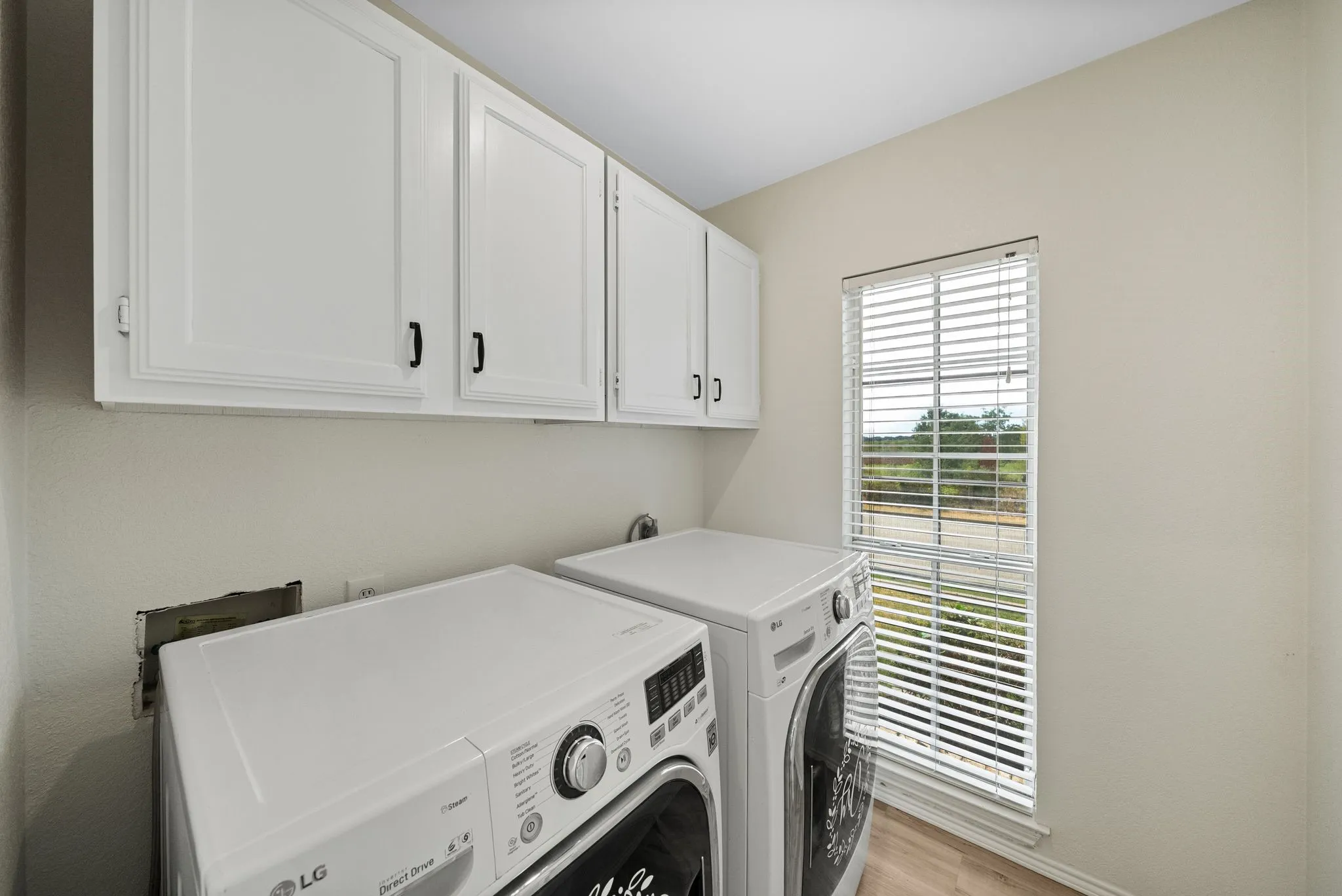 Single Family Residence For Sale in Denton County , 5084 Lakeshore Boulevard, The Colony, Texas 75056, 3 Bedroom, 2 Bathroom, 2 Garage spaces, 1,965 Sqft, built in 1991, mls#21369887, Real Estate Agent in The Colony, Homes For Sale in Denton county, Homes For Sale in The Colony, Realtor in The Colony Texas, Real Estate Brokerage Independent Realty Texas, Luminita Cordes Realtor
