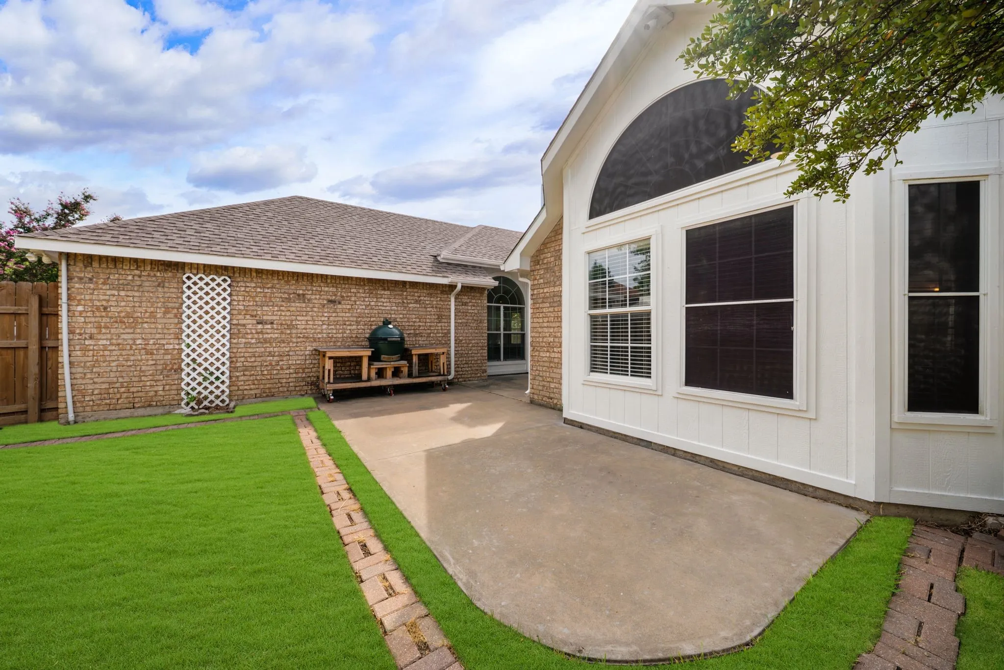 Single Family Residence For Sale in Denton County , 5084 Lakeshore Boulevard, The Colony, Texas 75056, 3 Bedroom, 2 Bathroom, 2 Garage spaces, 1,965 Sqft, built in 1991, mls#21369887, Real Estate Agent in The Colony, Homes For Sale in Denton county, Homes For Sale in The Colony, Realtor in The Colony Texas, Real Estate Brokerage Independent Realty Texas, Luminita Cordes Realtor