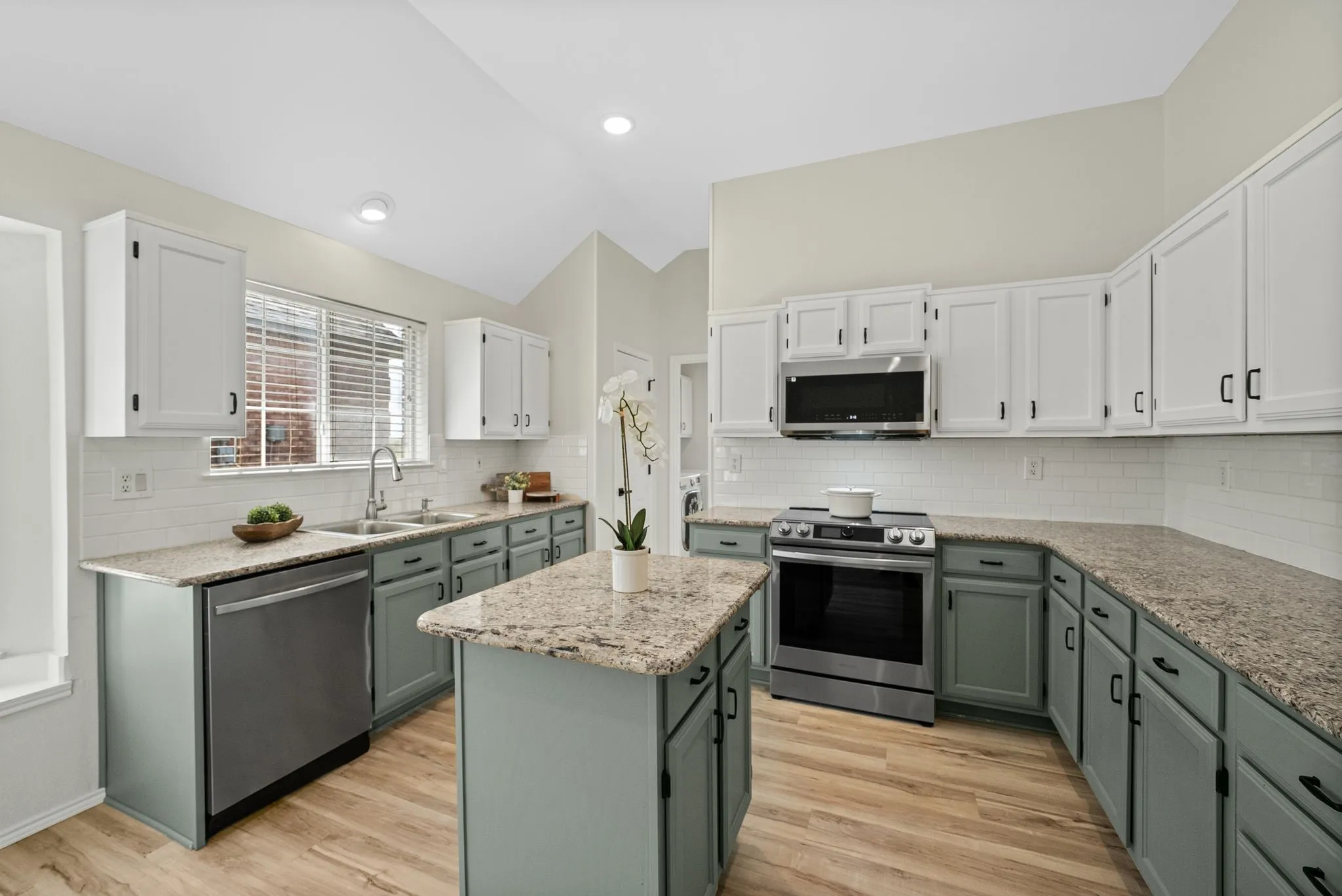 Single Family Residence For Sale in Denton County , 5084 Lakeshore Boulevard, The Colony, Texas 75056, 3 Bedroom, 2 Bathroom, 2 Garage spaces, 1,965 Sqft, built in 1991, mls#21369887, Real Estate Agent in The Colony, Homes For Sale in Denton county, Homes For Sale in The Colony, Realtor in The Colony Texas, Real Estate Brokerage Independent Realty Texas, Luminita Cordes Realtor