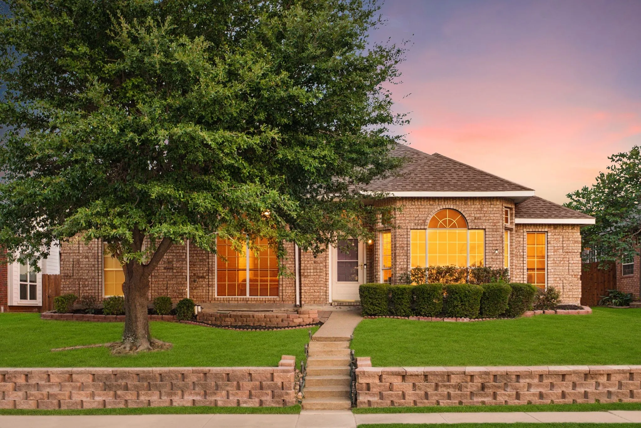 Single Family Residence For Sale in Denton County , 5084 Lakeshore Boulevard, The Colony, Texas 75056, 3 Bedroom, 2 Bathroom, 2 Garage spaces, 1,965 Sqft, built in 1991, mls#21369887, Real Estate Agent in The Colony, Homes For Sale in Denton county, Homes For Sale in The Colony, Realtor in The Colony Texas, Real Estate Brokerage Independent Realty Texas, Luminita Cordes Realtor