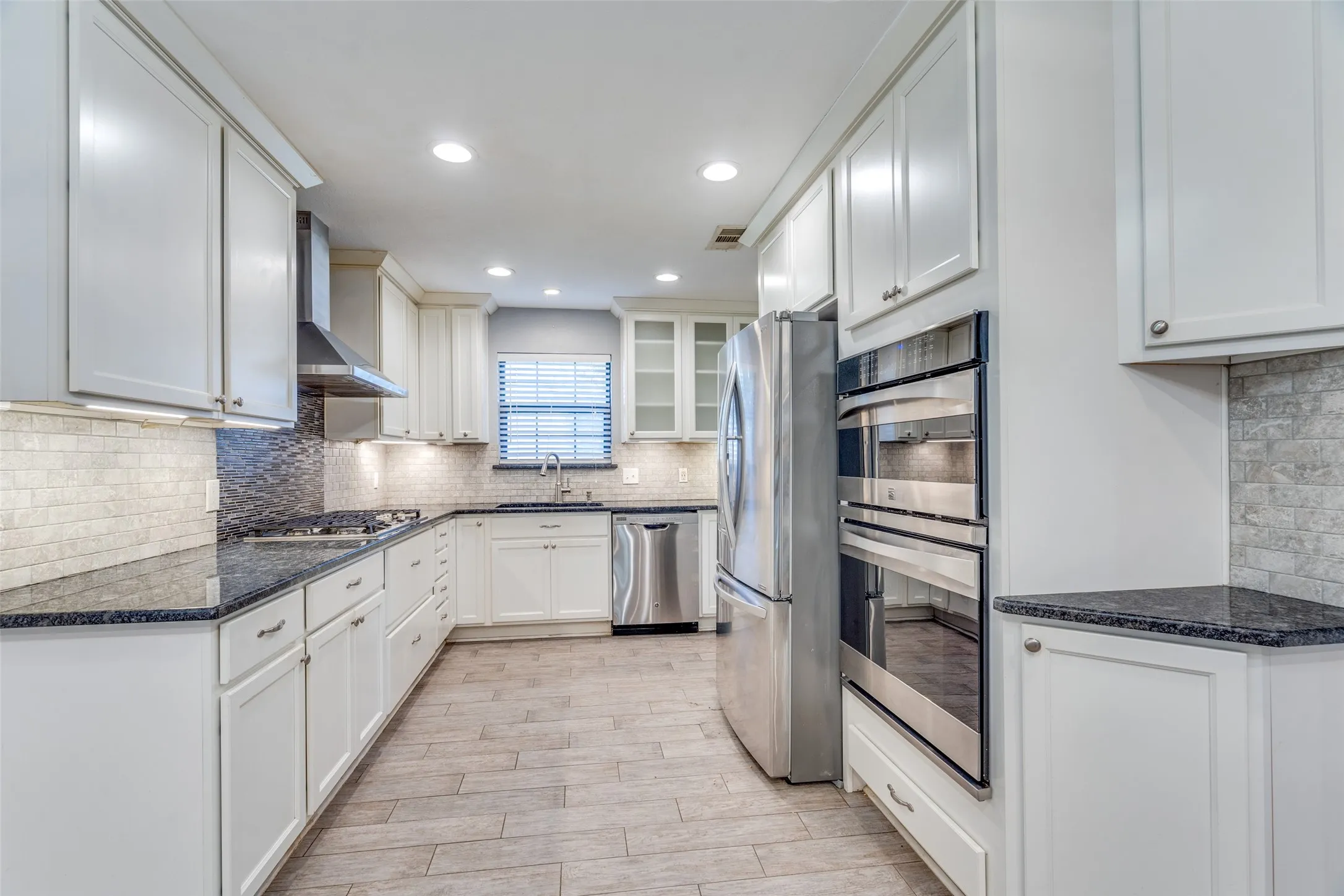 Single Family Residence For Rent in Collin County , 2217 Canyon Valley Trail, Plano, Texas 75023, 3 Bedroom, 2 Bathroom, 2 Garage spaces, 1,838 Sqft, built in 1977, mls#21371320, Real Estate Agent in Plano, Homes For Rent in Collin county, Homes For Rent in Plano, Realtor in Plano Texas, Real Estate Brokerage Independent Realty Texas, Luminita Cordes Realtor