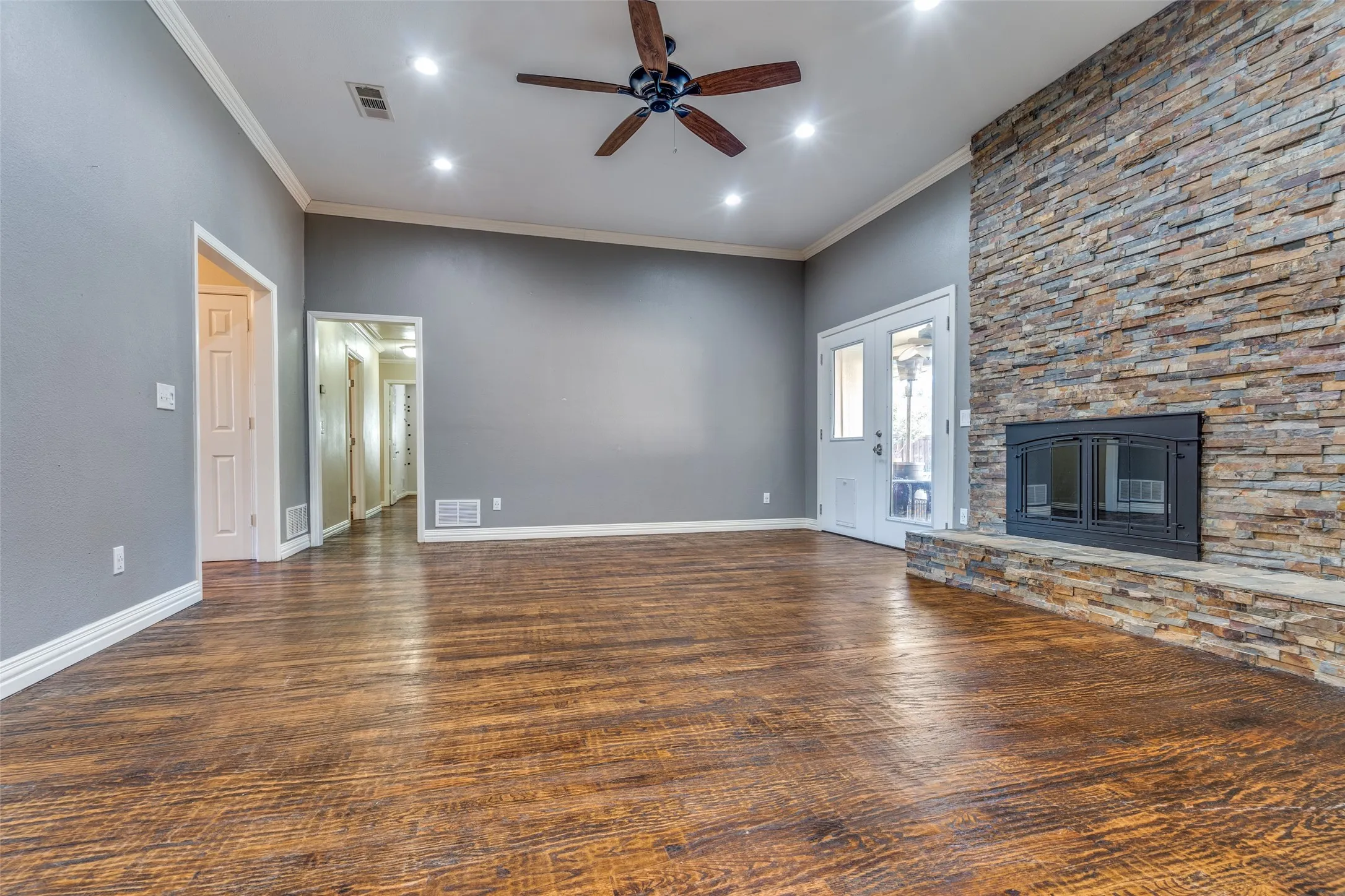Single Family Residence For Rent in Collin County , 2217 Canyon Valley Trail, Plano, Texas 75023, 3 Bedroom, 2 Bathroom, 2 Garage spaces, 1,838 Sqft, built in 1977, mls#21371320, Real Estate Agent in Plano, Homes For Rent in Collin county, Homes For Rent in Plano, Realtor in Plano Texas, Real Estate Brokerage Independent Realty Texas, Luminita Cordes Realtor
