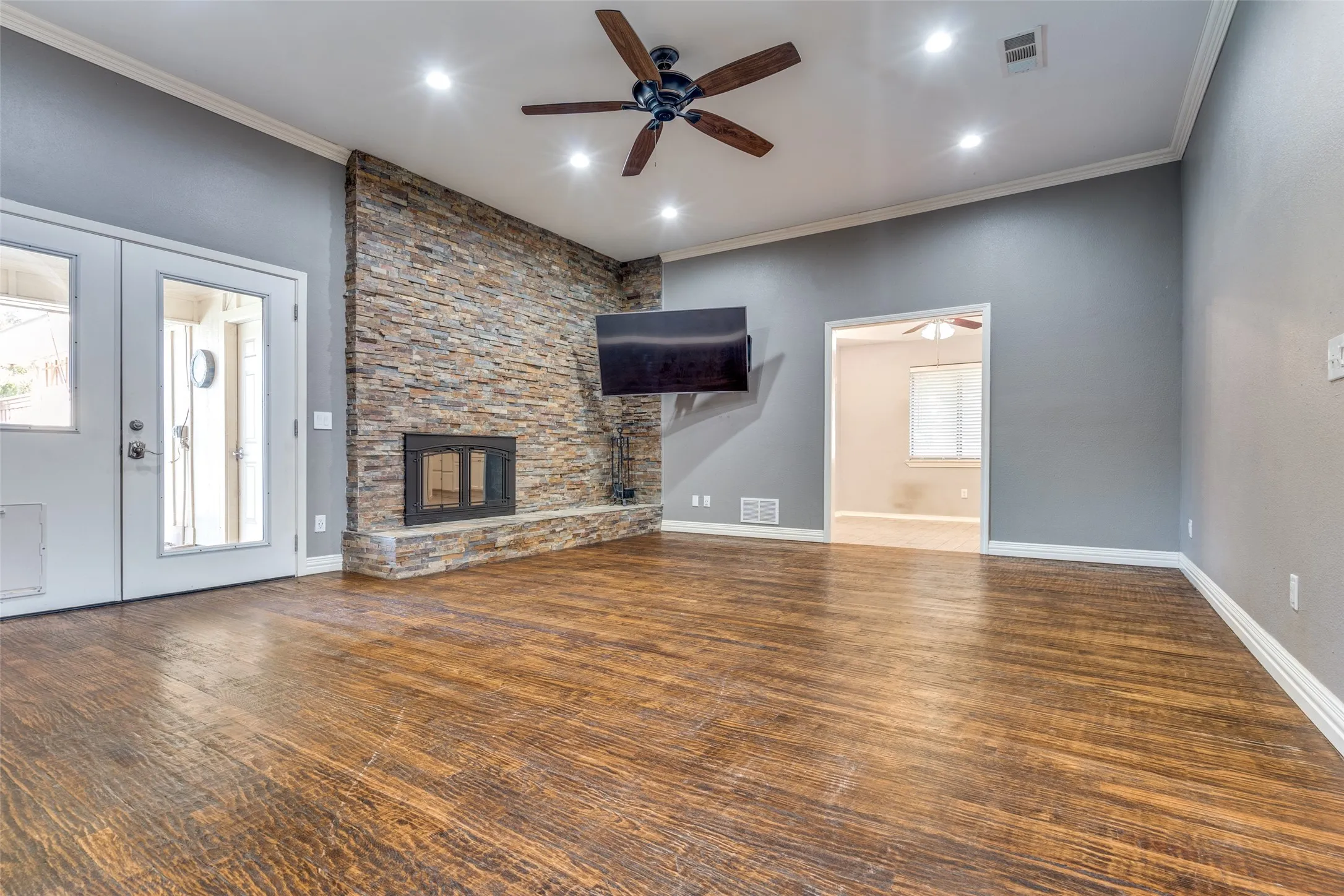 Single Family Residence For Rent in Collin County , 2217 Canyon Valley Trail, Plano, Texas 75023, 3 Bedroom, 2 Bathroom, 2 Garage spaces, 1,838 Sqft, built in 1977, mls#21371320, Real Estate Agent in Plano, Homes For Rent in Collin county, Homes For Rent in Plano, Realtor in Plano Texas, Real Estate Brokerage Independent Realty Texas, Luminita Cordes Realtor