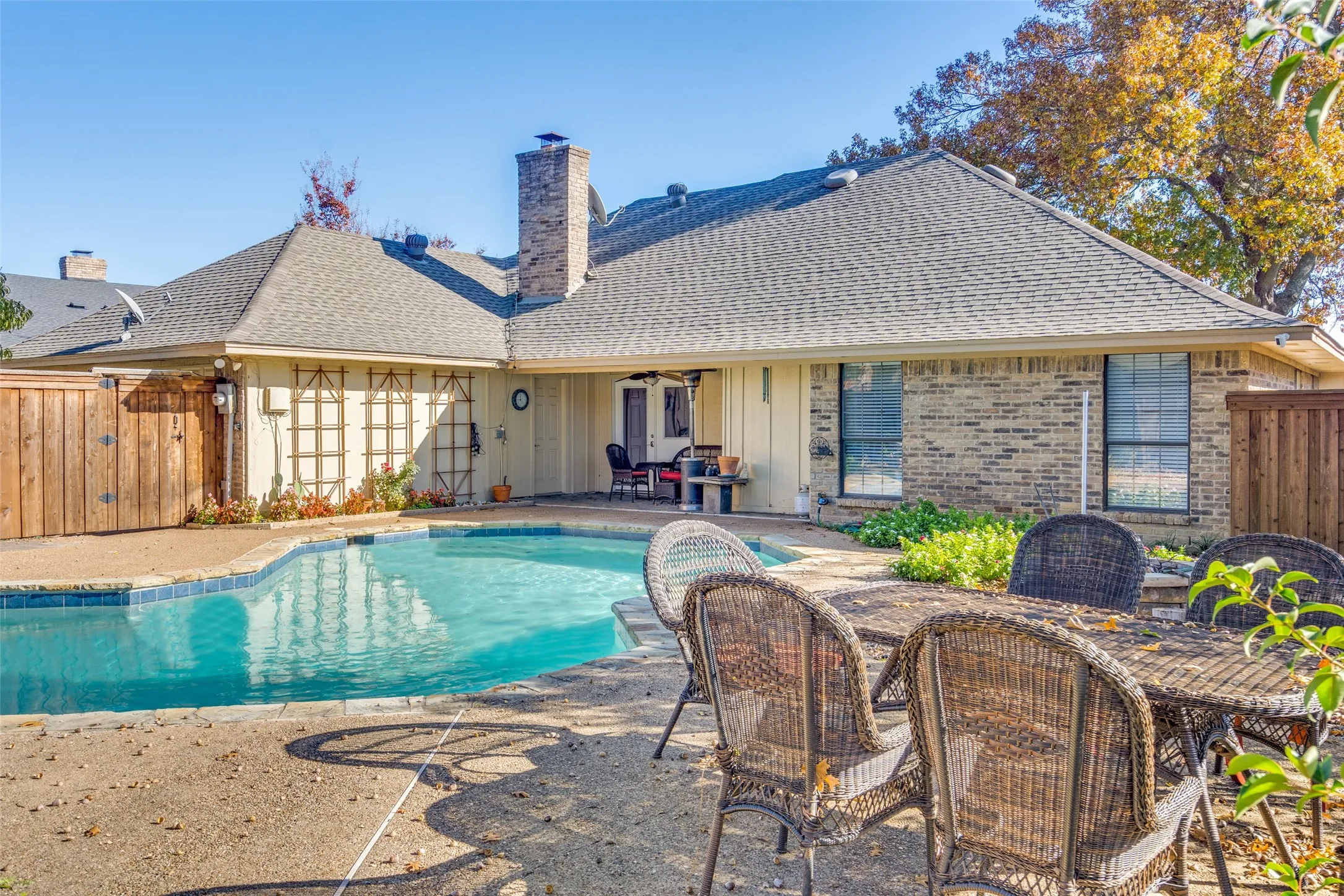 Single Family Residence For Rent in Collin County , 2217 Canyon Valley Trail, Plano, Texas 75023, 3 Bedroom, 2 Bathroom, 2 Garage spaces, 1,838 Sqft, built in 1977, mls#21371320, Real Estate Agent in Plano, Homes For Rent in Collin county, Homes For Rent in Plano, Realtor in Plano Texas, Real Estate Brokerage Independent Realty Texas, Luminita Cordes Realtor