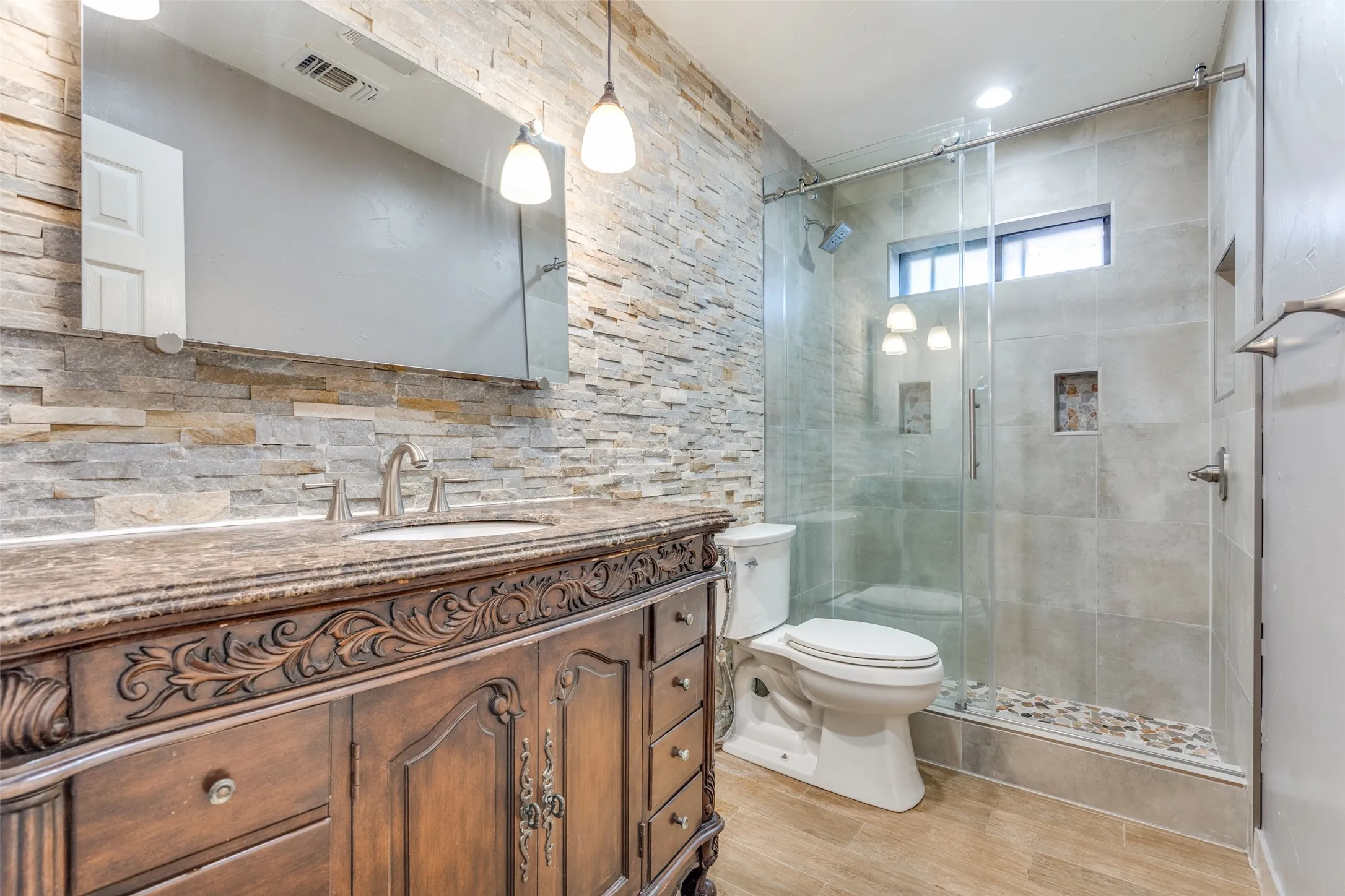 Single Family Residence For Rent in Collin County , 2217 Canyon Valley Trail, Plano, Texas 75023, 3 Bedroom, 2 Bathroom, 2 Garage spaces, 1,838 Sqft, built in 1977, mls#21371320, Real Estate Agent in Plano, Homes For Rent in Collin county, Homes For Rent in Plano, Realtor in Plano Texas, Real Estate Brokerage Independent Realty Texas, Luminita Cordes Realtor
