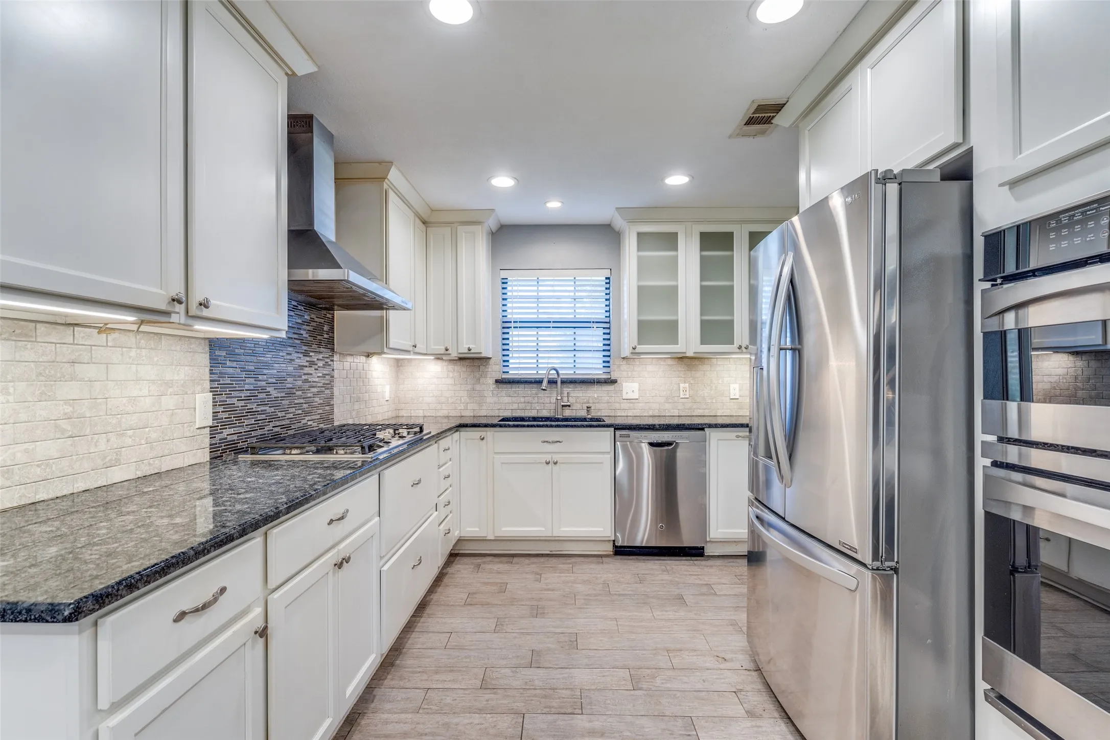 Single Family Residence For Rent in Collin County , 2217 Canyon Valley Trail, Plano, Texas 75023, 3 Bedroom, 2 Bathroom, 2 Garage spaces, 1,838 Sqft, built in 1977, mls#21371320, Real Estate Agent in Plano, Homes For Rent in Collin county, Homes For Rent in Plano, Realtor in Plano Texas, Real Estate Brokerage Independent Realty Texas, Luminita Cordes Realtor