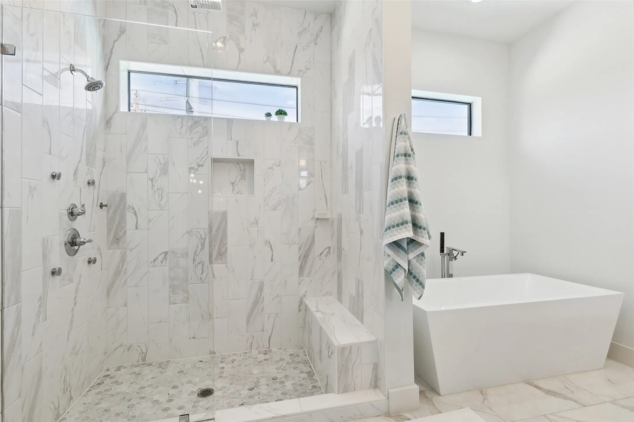 Single Family Residence For Rent in Dallas County , 6441 Royalton Drive, Dallas, Texas 75230, 6 Bedroom, 7 Bathroom, 3 Garage spaces, 5,635 Sqft, built in 2022, mls#21371331, Real Estate Agent in Dallas, Homes For Rent in Dallas county, Homes For Rent in Dallas, Realtor in Dallas Texas, Real Estate Brokerage Independent Realty Texas, Luminita Cordes Realtor