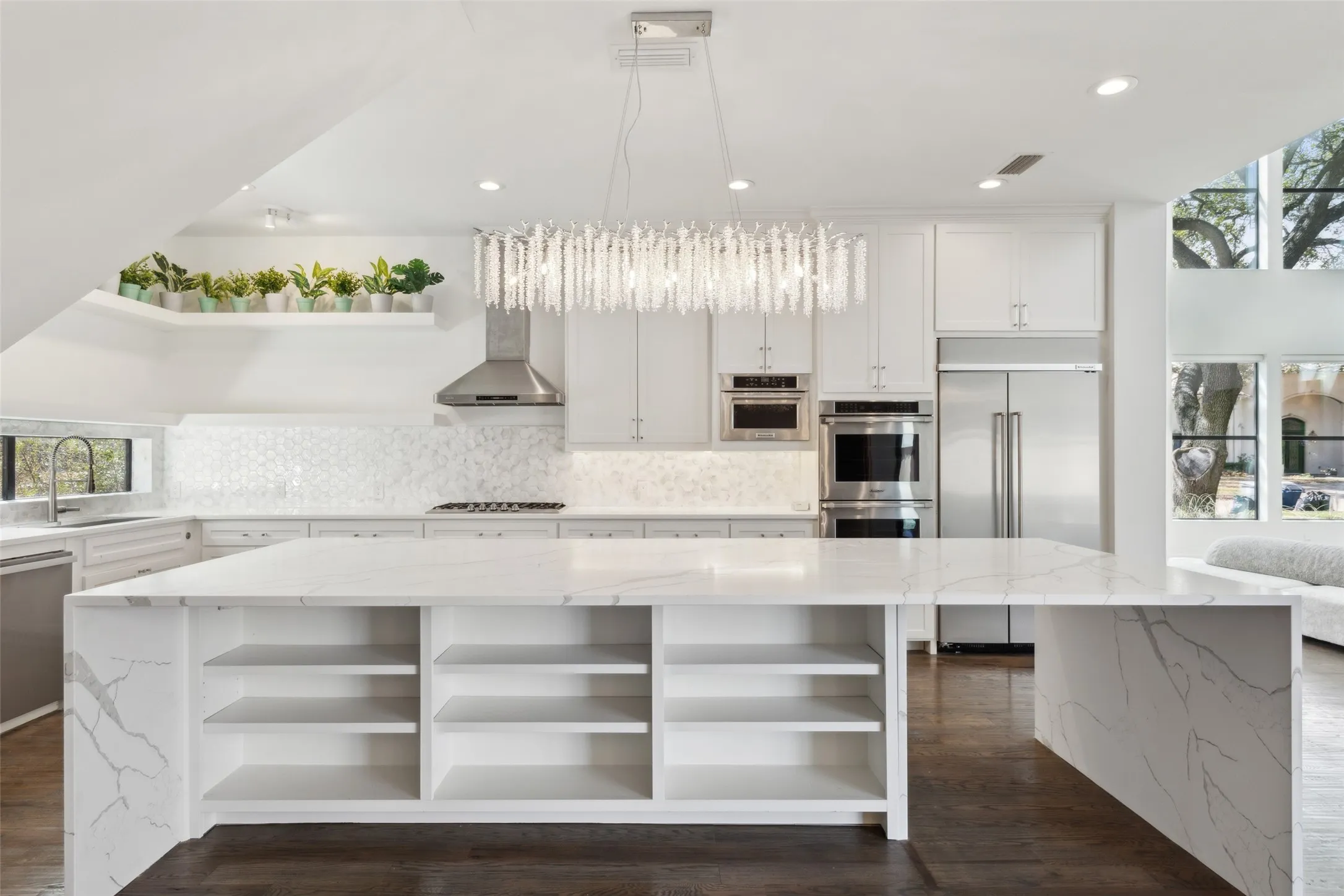 Single Family Residence For Rent in Dallas County , 6441 Royalton Drive, Dallas, Texas 75230, 6 Bedroom, 7 Bathroom, 3 Garage spaces, 5,635 Sqft, built in 2022, mls#21371331, Real Estate Agent in Dallas, Homes For Rent in Dallas county, Homes For Rent in Dallas, Realtor in Dallas Texas, Real Estate Brokerage Independent Realty Texas, Luminita Cordes Realtor