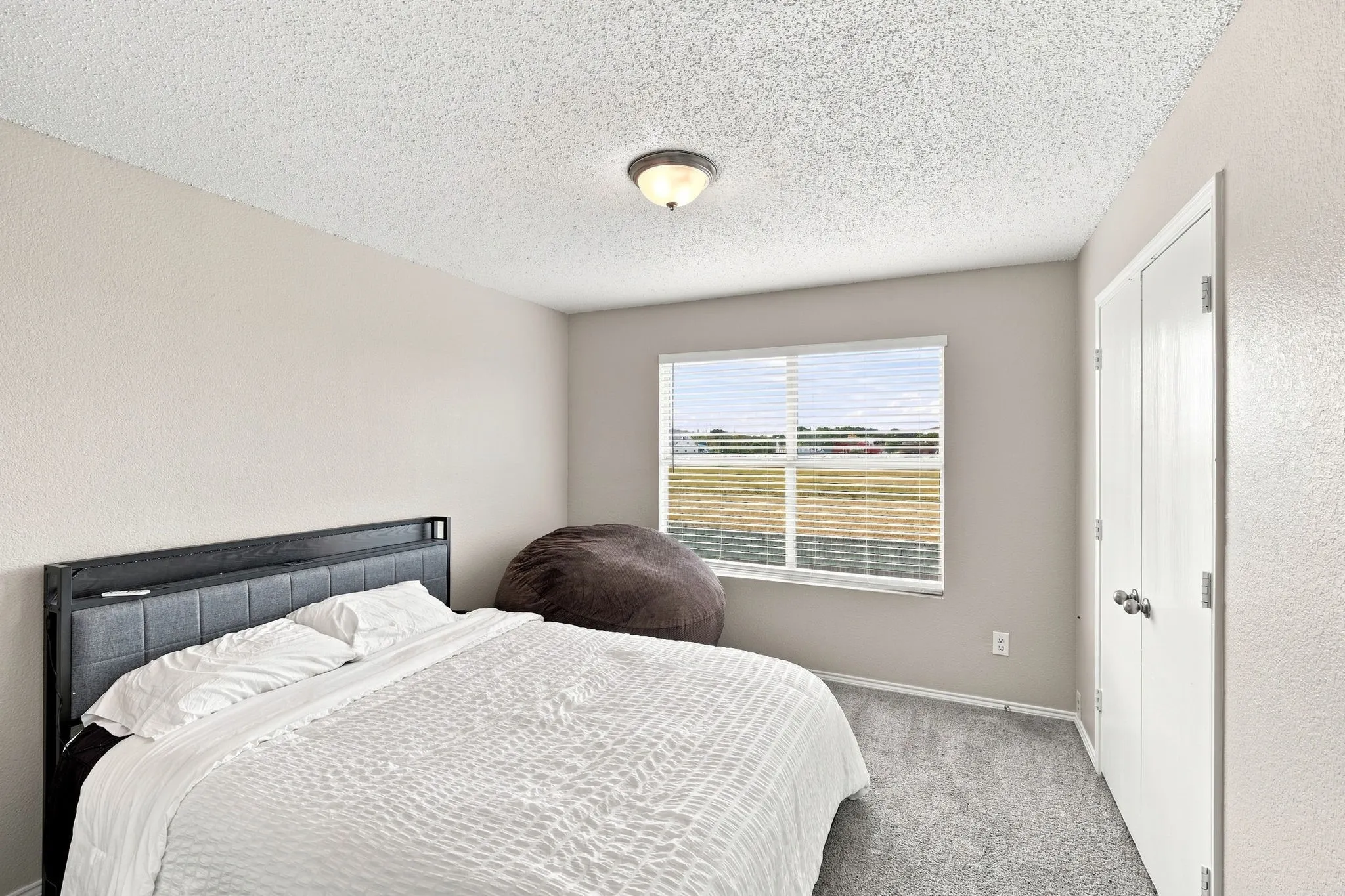 Single Family Residence For Sale in Ellis County , 202 Cheyenne Drive, Waxahachie, Texas 75165, 4 Bedroom, 3 Bathroom, 2 Garage spaces, 2,419 Sqft, built in 2007, mls#21363316, Real Estate Agent in Waxahachie, Homes For Sale in Ellis county, Homes For Sale in Waxahachie, Realtor in Waxahachie Texas, Real Estate Brokerage Independent Realty Texas, Luminita Cordes Realtor