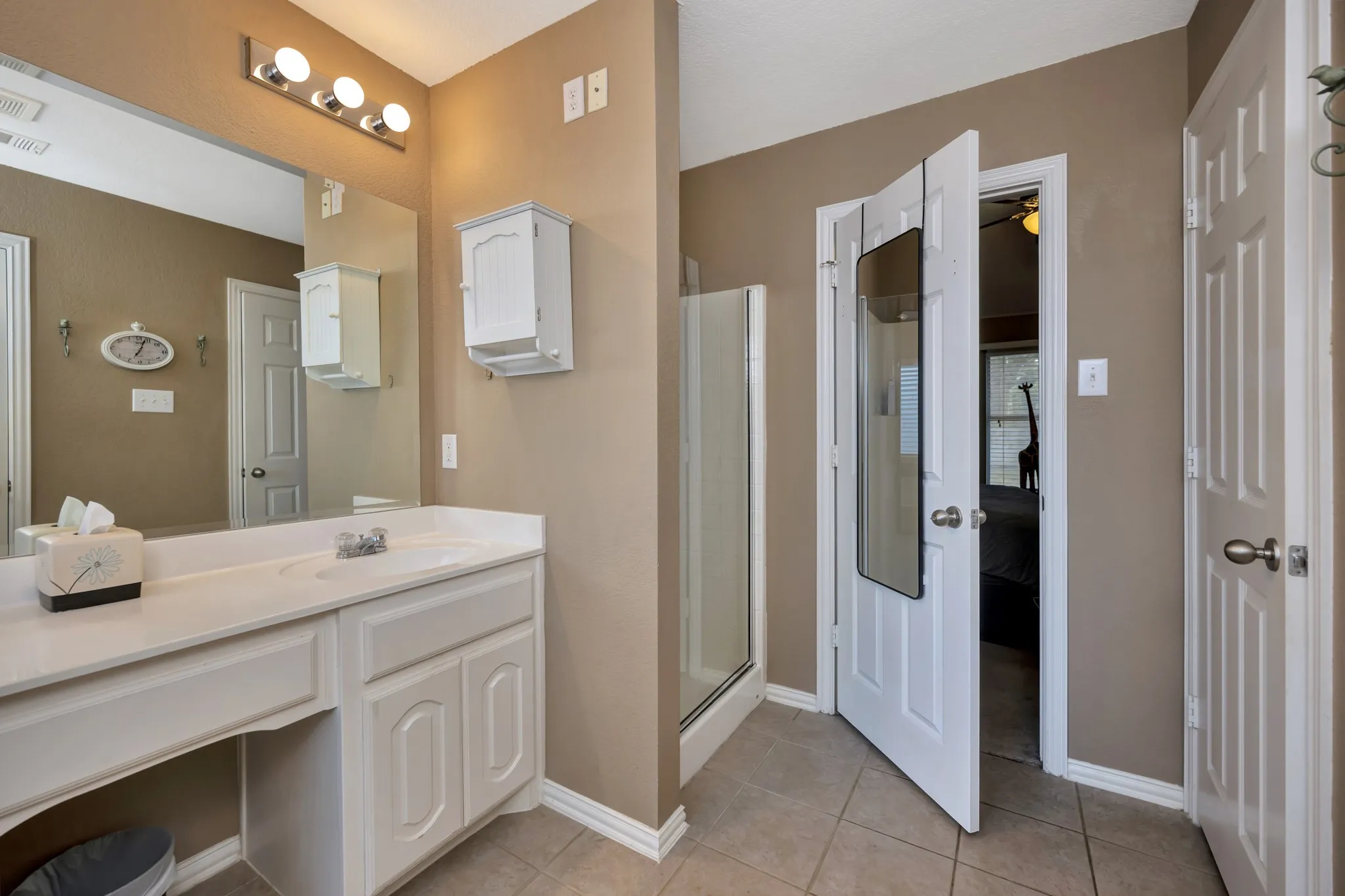 Single Family Residence For Sale in Tarrant County , 11501 Emory Trail, Fort Worth, Texas 76244, 3 Bedroom, 2 Bathroom, 2 Garage spaces, 1,757 Sqft, built in 2006, mls#21370731, Real Estate Agent in Fort Worth, Homes For Sale in Tarrant county, Homes For Sale in Fort Worth, Realtor in Fort Worth Texas, Real Estate Brokerage Independent Realty Texas, Luminita Cordes Realtor