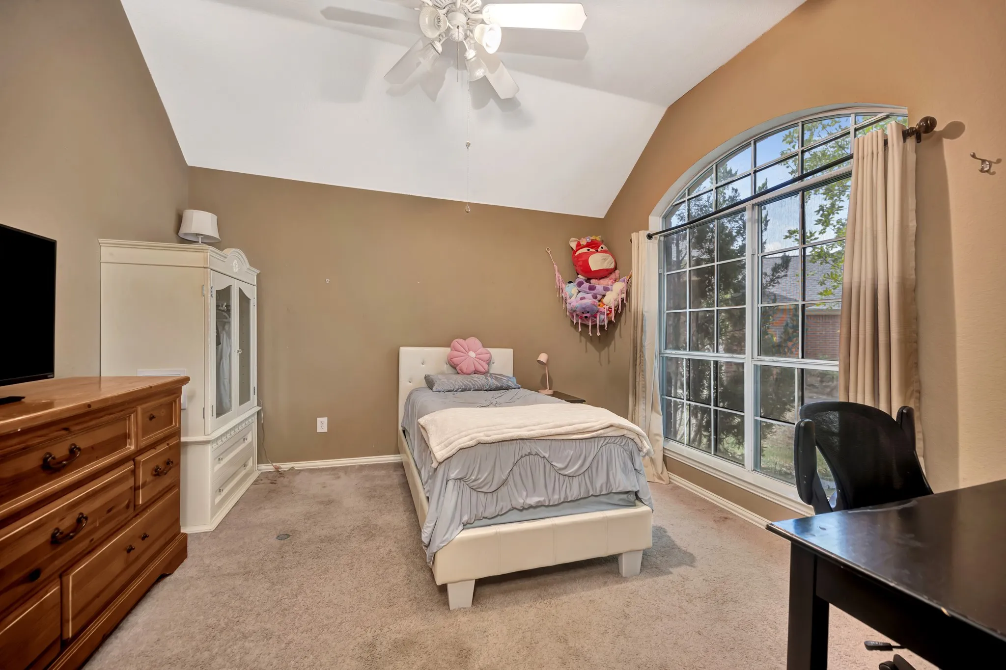 Single Family Residence For Sale in Tarrant County , 11501 Emory Trail, Fort Worth, Texas 76244, 3 Bedroom, 2 Bathroom, 2 Garage spaces, 1,757 Sqft, built in 2006, mls#21370731, Real Estate Agent in Fort Worth, Homes For Sale in Tarrant county, Homes For Sale in Fort Worth, Realtor in Fort Worth Texas, Real Estate Brokerage Independent Realty Texas, Luminita Cordes Realtor