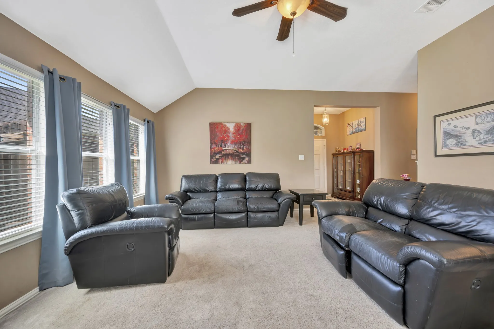 Single Family Residence For Sale in Tarrant County , 11501 Emory Trail, Fort Worth, Texas 76244, 3 Bedroom, 2 Bathroom, 2 Garage spaces, 1,757 Sqft, built in 2006, mls#21370731, Real Estate Agent in Fort Worth, Homes For Sale in Tarrant county, Homes For Sale in Fort Worth, Realtor in Fort Worth Texas, Real Estate Brokerage Independent Realty Texas, Luminita Cordes Realtor