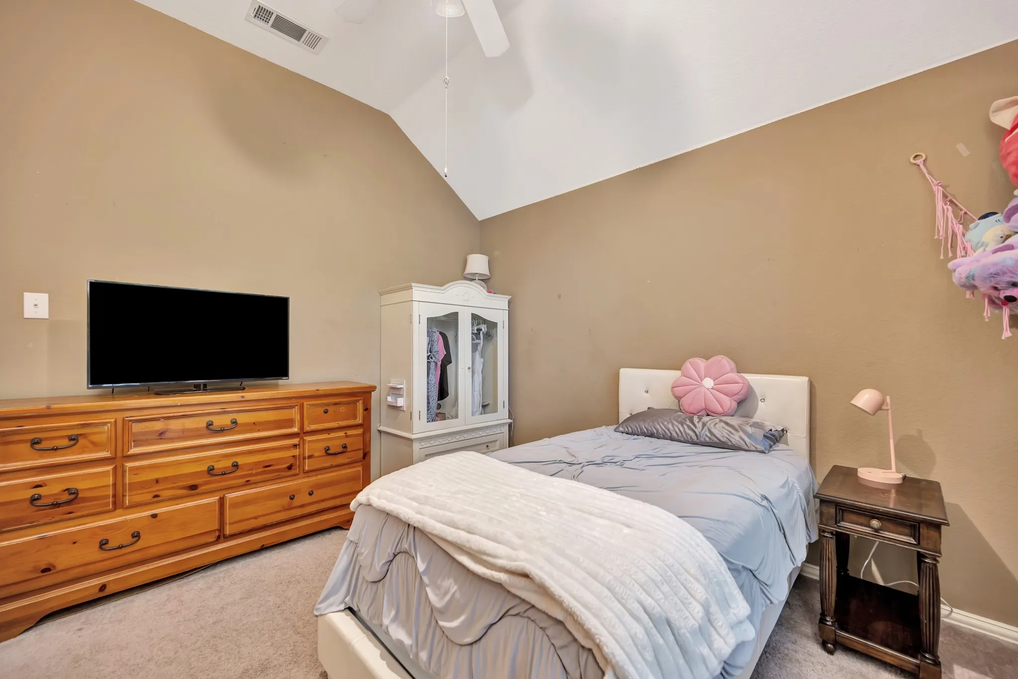 Single Family Residence For Sale in Tarrant County , 11501 Emory Trail, Fort Worth, Texas 76244, 3 Bedroom, 2 Bathroom, 2 Garage spaces, 1,757 Sqft, built in 2006, mls#21370731, Real Estate Agent in Fort Worth, Homes For Sale in Tarrant county, Homes For Sale in Fort Worth, Realtor in Fort Worth Texas, Real Estate Brokerage Independent Realty Texas, Luminita Cordes Realtor