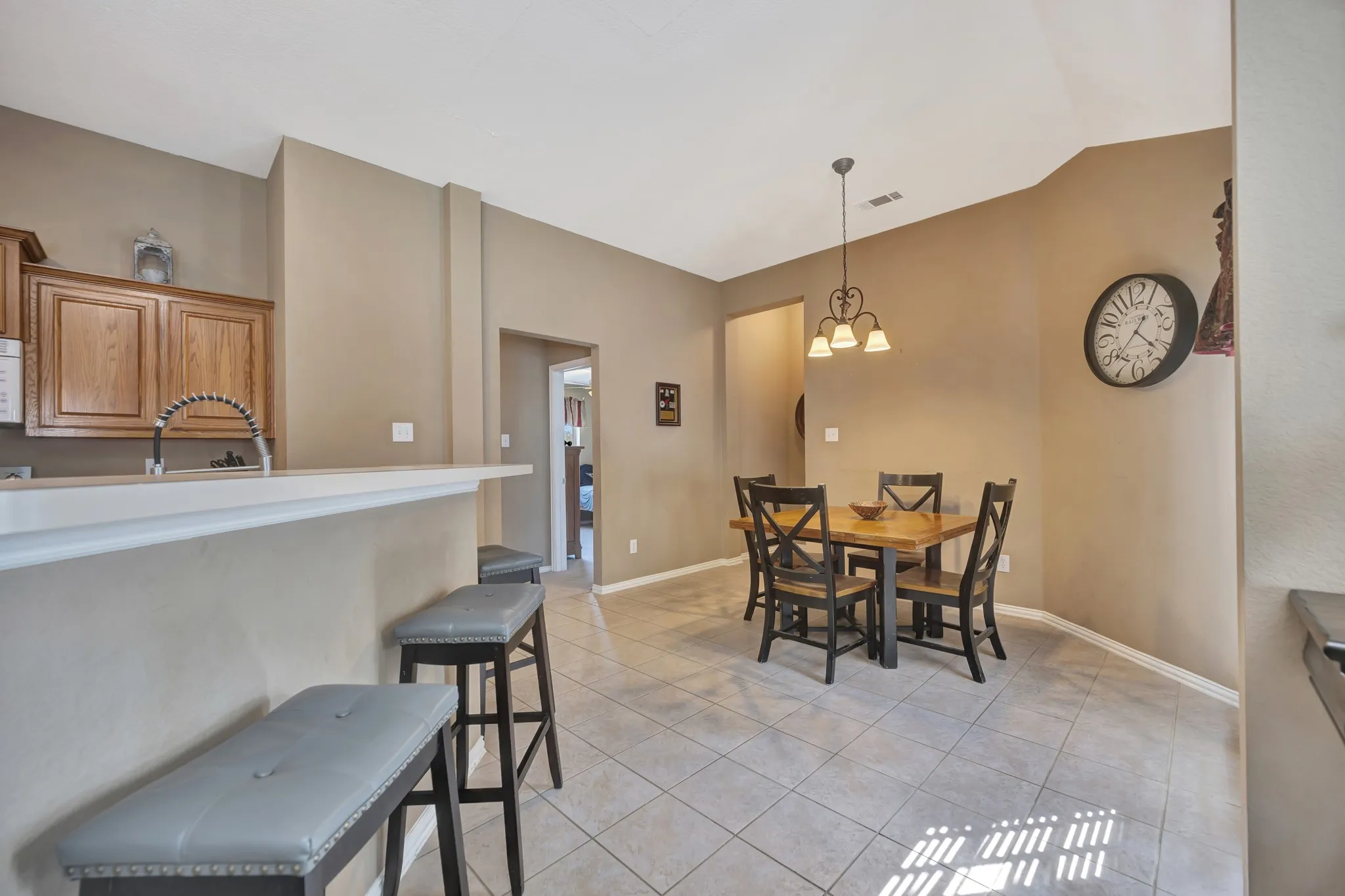 Single Family Residence For Sale in Tarrant County , 11501 Emory Trail, Fort Worth, Texas 76244, 3 Bedroom, 2 Bathroom, 2 Garage spaces, 1,757 Sqft, built in 2006, mls#21370731, Real Estate Agent in Fort Worth, Homes For Sale in Tarrant county, Homes For Sale in Fort Worth, Realtor in Fort Worth Texas, Real Estate Brokerage Independent Realty Texas, Luminita Cordes Realtor