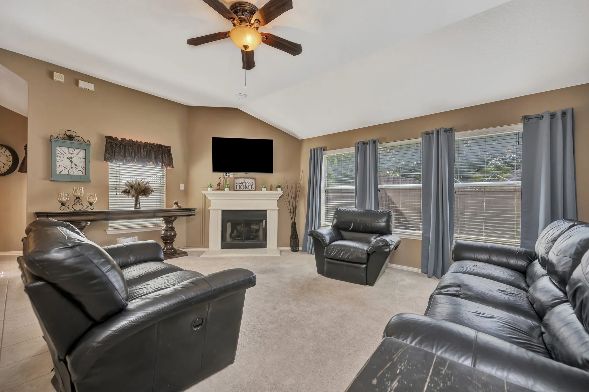 Single Family Residence For Sale in Tarrant County , 11501 Emory Trail, Fort Worth, Texas 76244, 3 Bedroom, 2 Bathroom, 2 Garage spaces, 1,757 Sqft, built in 2006, mls#21370731, Real Estate Agent in Fort Worth, Homes For Sale in Tarrant county, Homes For Sale in Fort Worth, Realtor in Fort Worth Texas, Real Estate Brokerage Independent Realty Texas, Luminita Cordes Realtor