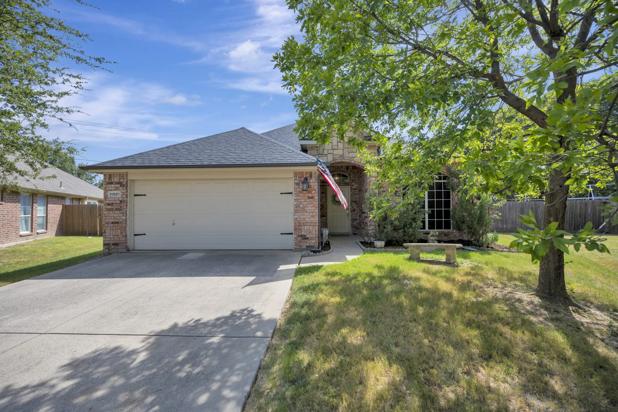 Single Family Residence For Sale in Tarrant County , 11501 Emory Trail, Fort Worth, Texas 76244, 3 Bedroom, 2 Bathroom, 2 Garage spaces, 1,757 Sqft, built in 2006, mls#21370731, Real Estate Agent in Fort Worth, Homes For Sale in Tarrant county, Homes For Sale in Fort Worth, Realtor in Fort Worth Texas, Real Estate Brokerage Independent Realty Texas, Luminita Cordes Realtor