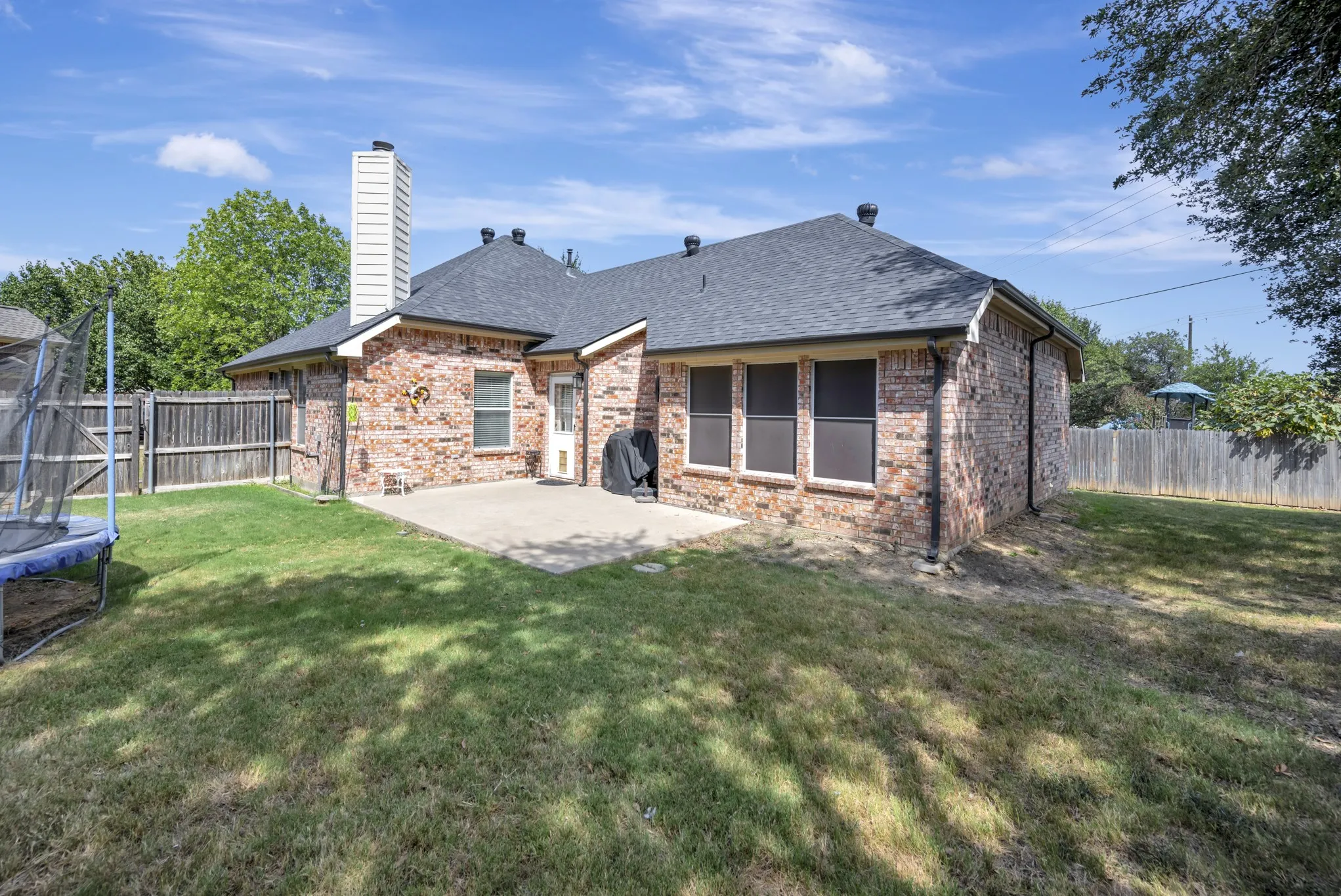 Single Family Residence For Sale in Tarrant County , 11501 Emory Trail, Fort Worth, Texas 76244, 3 Bedroom, 2 Bathroom, 2 Garage spaces, 1,757 Sqft, built in 2006, mls#21370731, Real Estate Agent in Fort Worth, Homes For Sale in Tarrant county, Homes For Sale in Fort Worth, Realtor in Fort Worth Texas, Real Estate Brokerage Independent Realty Texas, Luminita Cordes Realtor