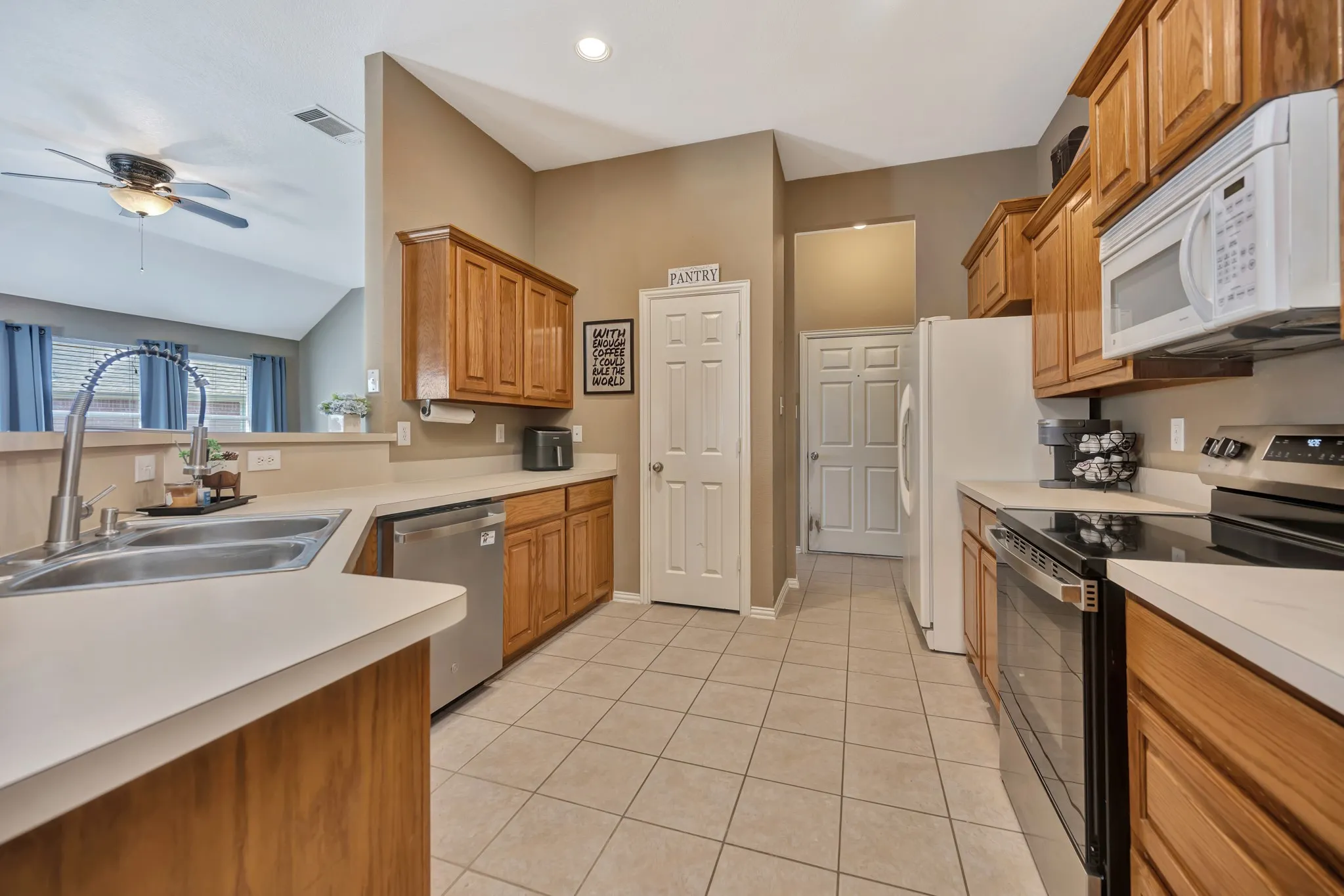 Single Family Residence For Sale in Tarrant County , 11501 Emory Trail, Fort Worth, Texas 76244, 3 Bedroom, 2 Bathroom, 2 Garage spaces, 1,757 Sqft, built in 2006, mls#21370731, Real Estate Agent in Fort Worth, Homes For Sale in Tarrant county, Homes For Sale in Fort Worth, Realtor in Fort Worth Texas, Real Estate Brokerage Independent Realty Texas, Luminita Cordes Realtor