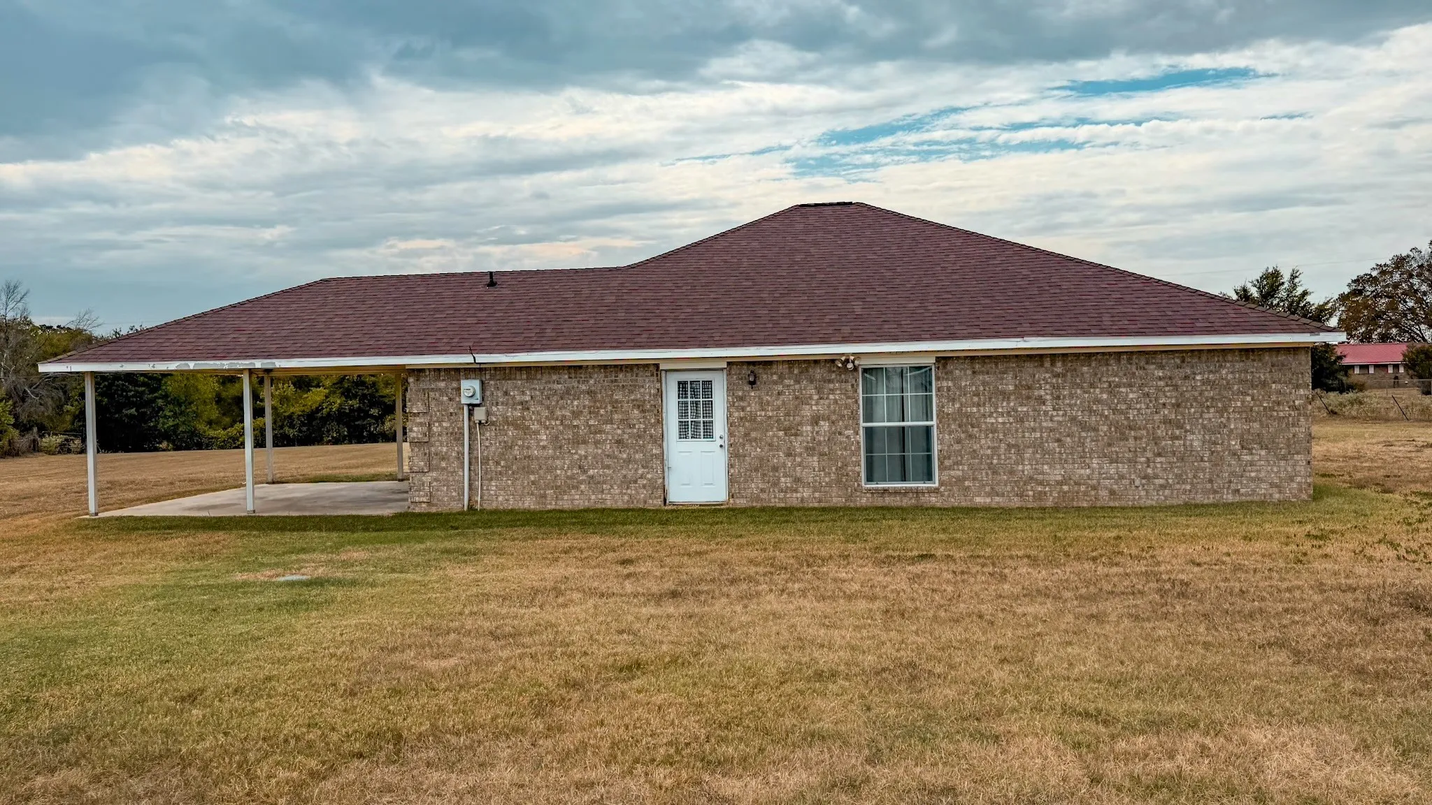Single Family Residence For Sale in Henderson County , 11962 County Road 2918, Eustace, Texas 75124, 3 Bedroom, 2 Bathroom, Garage spaces, 1,638 Sqft, built in 2000, mls#21371291, Real Estate Agent in Eustace, Homes For Sale in Henderson county, Homes For Sale in Eustace, Realtor in Eustace Texas, Real Estate Brokerage Independent Realty Texas, Luminita Cordes Realtor