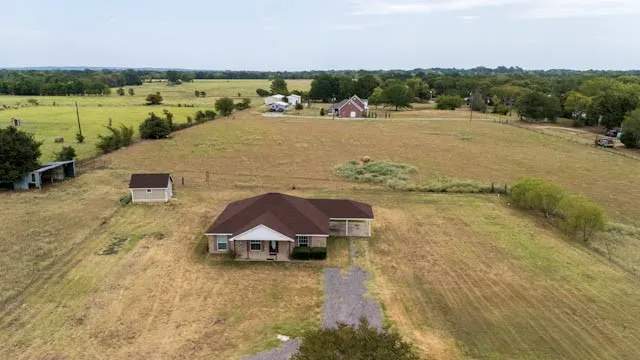 Single Family Residence For Sale in Henderson County , 11962 County Road 2918, Eustace, Texas 75124, 3 Bedroom, 2 Bathroom, Garage spaces, 1,638 Sqft, built in 2000, mls#21371291, Real Estate Agent in Eustace, Homes For Sale in Henderson county, Homes For Sale in Eustace, Realtor in Eustace Texas, Real Estate Brokerage Independent Realty Texas, Luminita Cordes Realtor