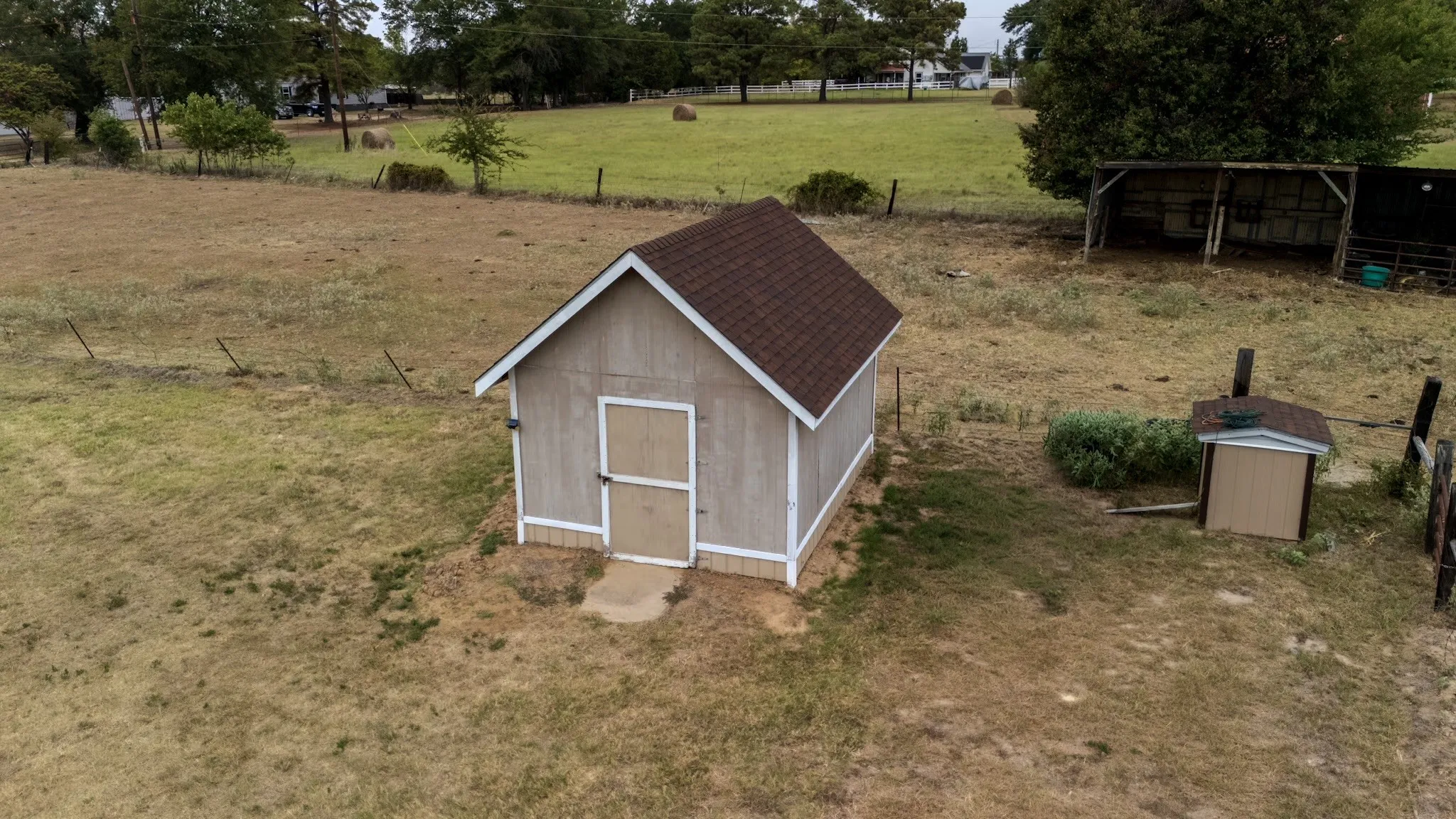 Single Family Residence For Sale in Henderson County , 11962 County Road 2918, Eustace, Texas 75124, 3 Bedroom, 2 Bathroom, Garage spaces, 1,638 Sqft, built in 2000, mls#21371291, Real Estate Agent in Eustace, Homes For Sale in Henderson county, Homes For Sale in Eustace, Realtor in Eustace Texas, Real Estate Brokerage Independent Realty Texas, Luminita Cordes Realtor