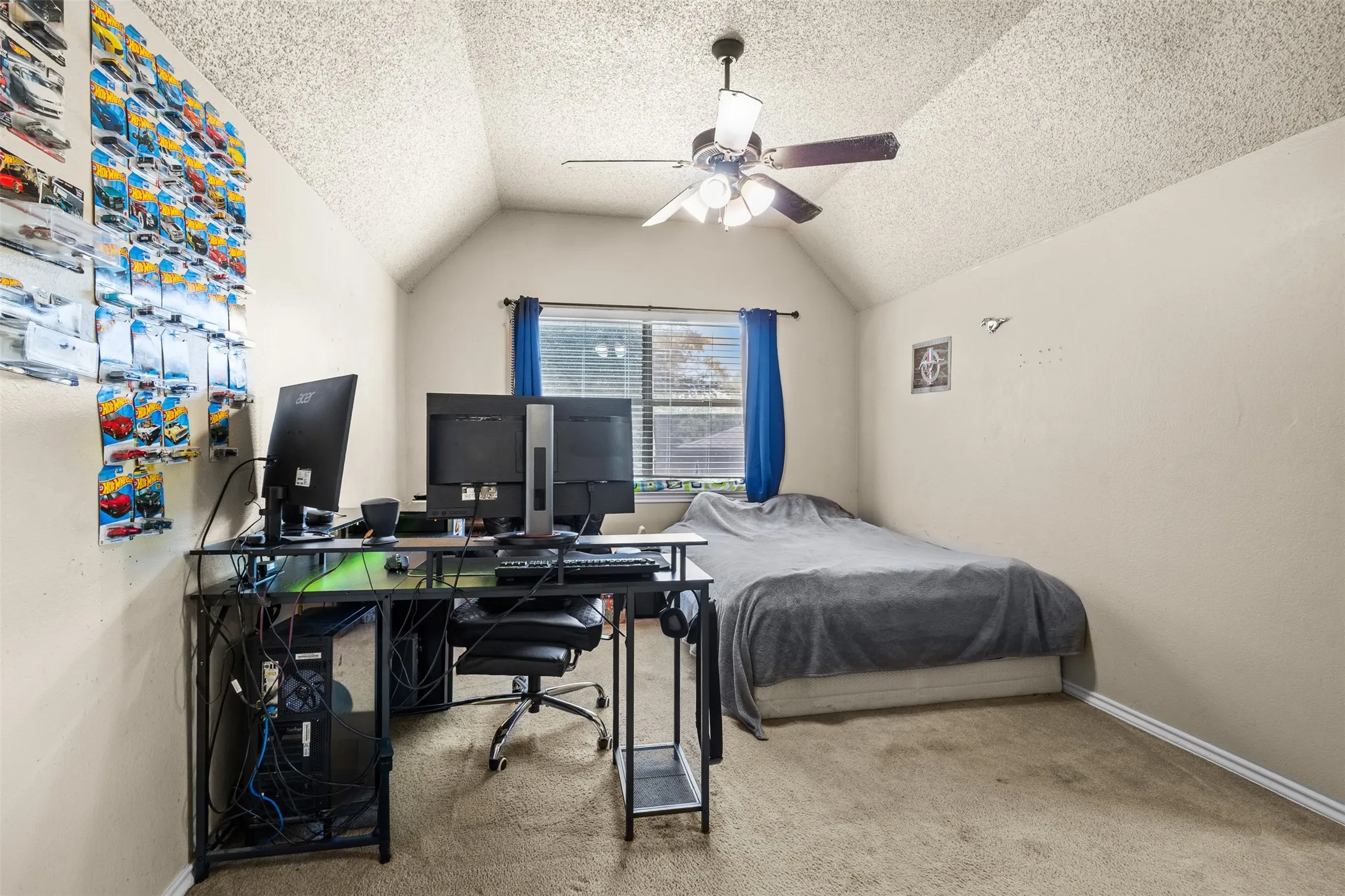 Single Family Residence For Sale in Tarrant County , 4219 Pleasant Oaks Court, Arlington, Texas 76016, 3 Bedroom, 2 Bathroom, 2 Garage spaces, 2,244 Sqft, built in 1980, mls#21364013, Real Estate Agent in Arlington, Homes For Sale in Tarrant county, Homes For Sale in Arlington, Realtor in Arlington Texas, Real Estate Brokerage Independent Realty Texas, Luminita Cordes Realtor