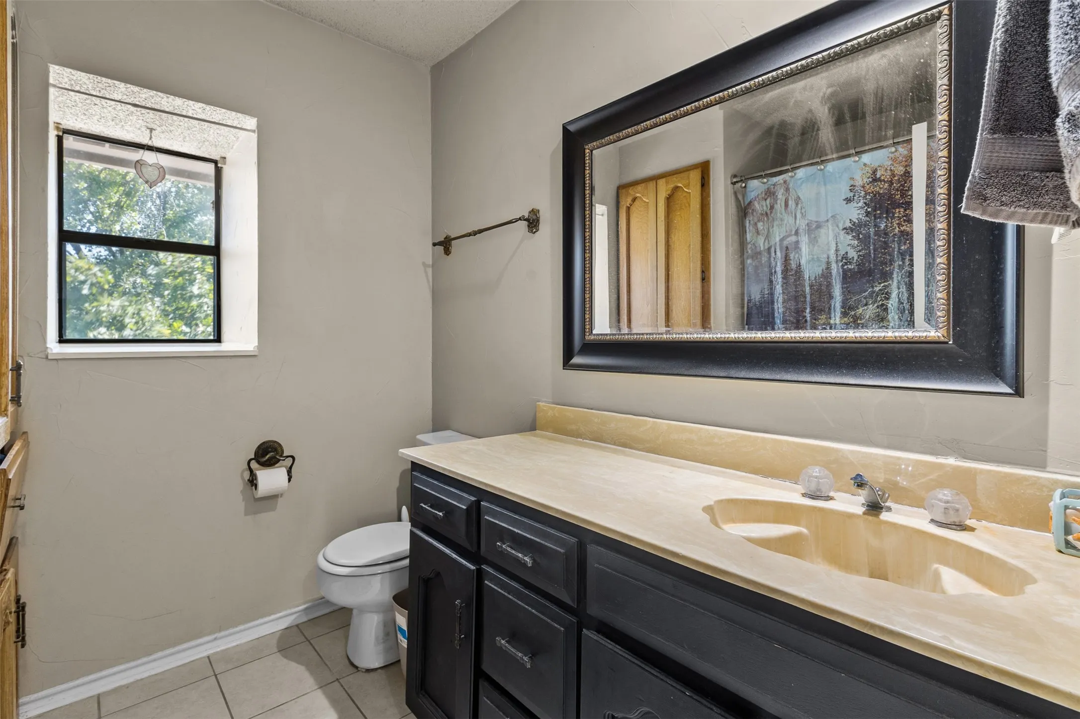 Single Family Residence For Sale in Tarrant County , 4219 Pleasant Oaks Court, Arlington, Texas 76016, 3 Bedroom, 2 Bathroom, 2 Garage spaces, 2,244 Sqft, built in 1980, mls#21364013, Real Estate Agent in Arlington, Homes For Sale in Tarrant county, Homes For Sale in Arlington, Realtor in Arlington Texas, Real Estate Brokerage Independent Realty Texas, Luminita Cordes Realtor