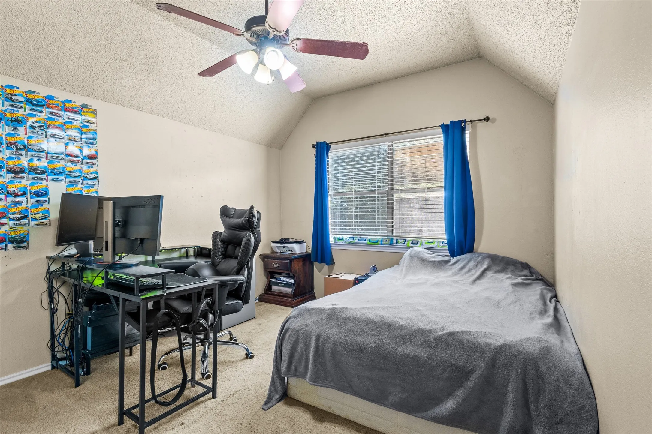 Single Family Residence For Sale in Tarrant County , 4219 Pleasant Oaks Court, Arlington, Texas 76016, 3 Bedroom, 2 Bathroom, 2 Garage spaces, 2,244 Sqft, built in 1980, mls#21364013, Real Estate Agent in Arlington, Homes For Sale in Tarrant county, Homes For Sale in Arlington, Realtor in Arlington Texas, Real Estate Brokerage Independent Realty Texas, Luminita Cordes Realtor