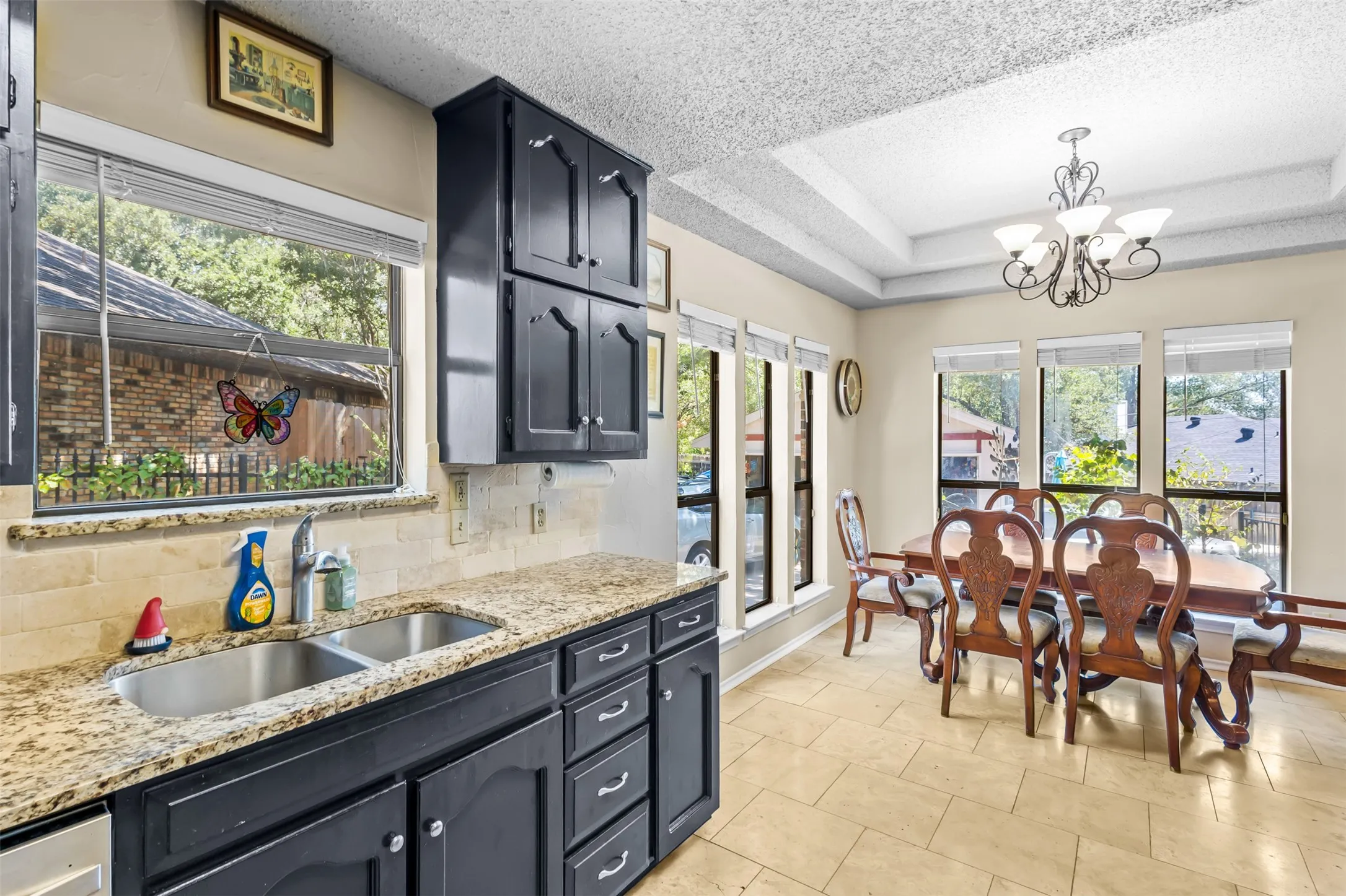 Single Family Residence For Sale in Tarrant County , 4219 Pleasant Oaks Court, Arlington, Texas 76016, 3 Bedroom, 2 Bathroom, 2 Garage spaces, 2,244 Sqft, built in 1980, mls#21364013, Real Estate Agent in Arlington, Homes For Sale in Tarrant county, Homes For Sale in Arlington, Realtor in Arlington Texas, Real Estate Brokerage Independent Realty Texas, Luminita Cordes Realtor