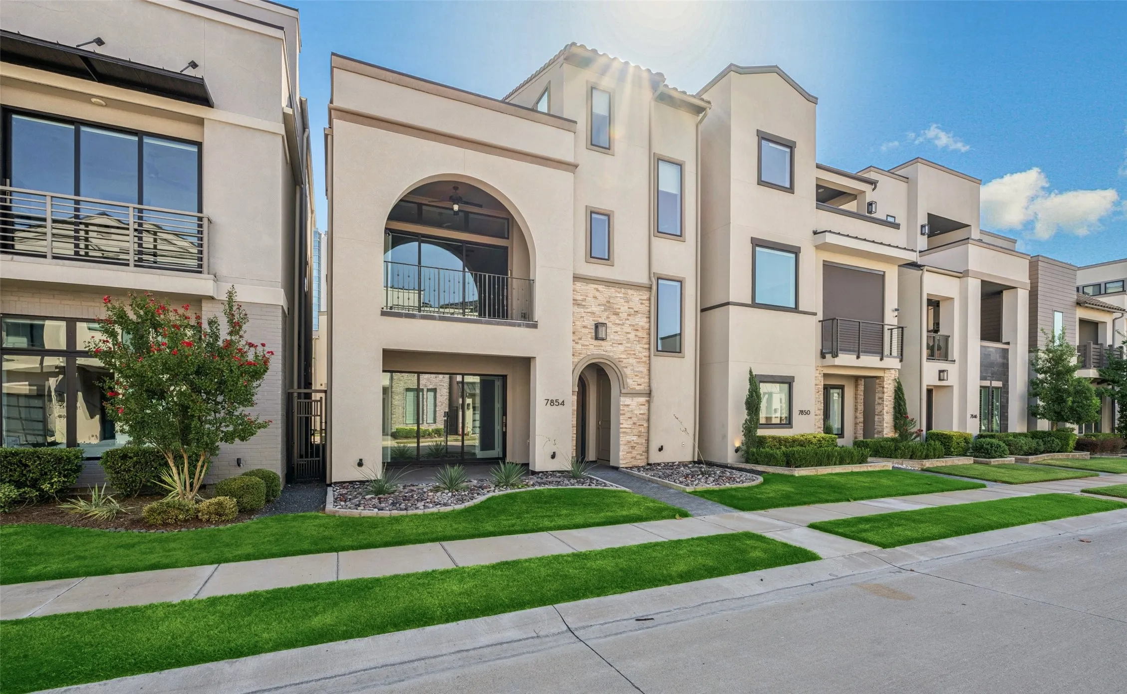 Single Family Residence For Sale in Collin County , 7854 Element Avenue, Plano, Texas 75024, 3 Bedroom, 5 Bathroom, 2 Garage spaces, 3,340 Sqft, built in 2018, mls#21370743, Real Estate Agent in Plano, Homes For Sale in Collin county, Homes For Sale in Plano, Realtor in Plano Texas, Real Estate Brokerage Independent Realty Texas, Luminita Cordes Realtor