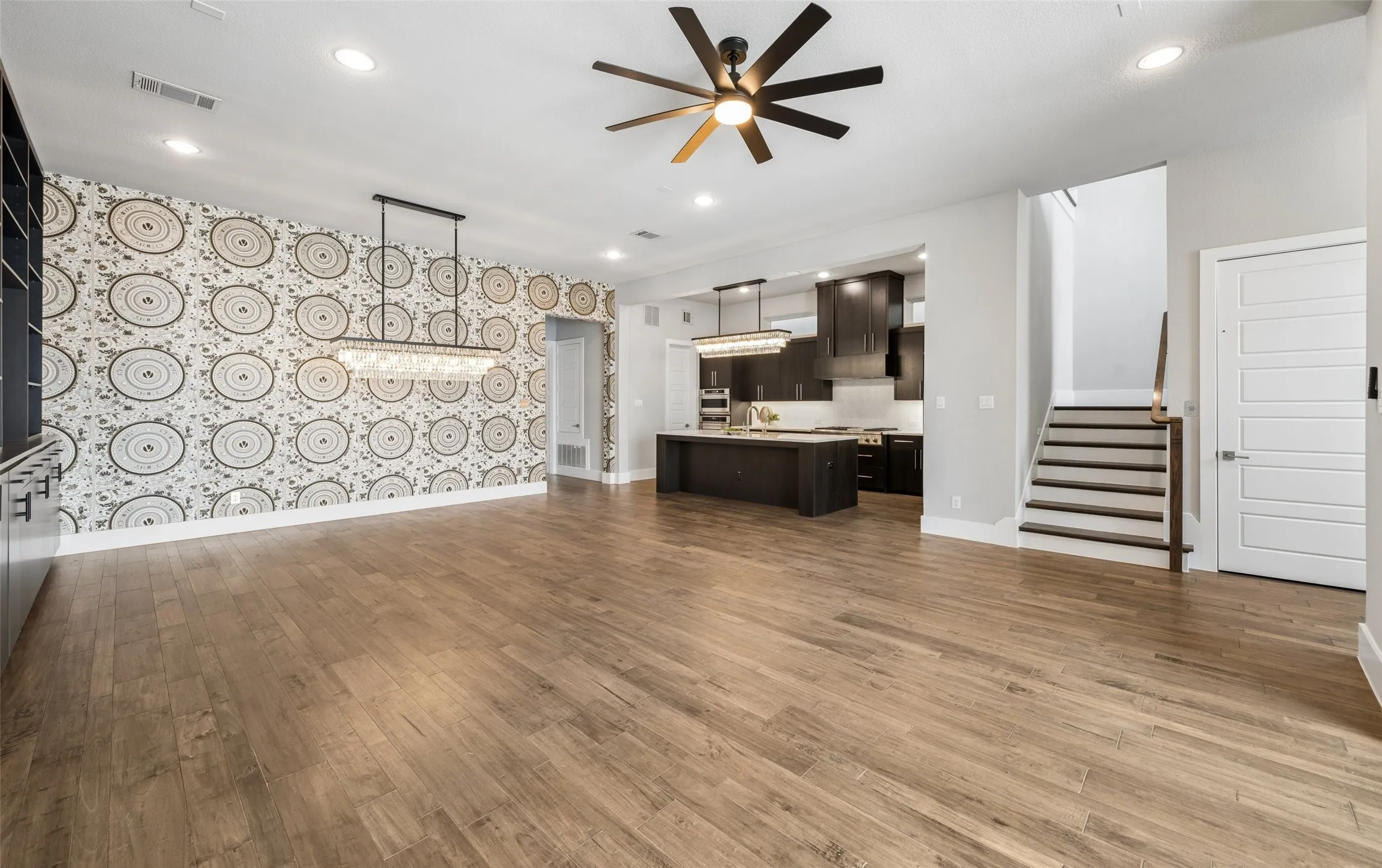 Single Family Residence For Sale in Collin County , 7854 Element Avenue, Plano, Texas 75024, 3 Bedroom, 5 Bathroom, 2 Garage spaces, 3,340 Sqft, built in 2018, mls#21370743, Real Estate Agent in Plano, Homes For Sale in Collin county, Homes For Sale in Plano, Realtor in Plano Texas, Real Estate Brokerage Independent Realty Texas, Luminita Cordes Realtor