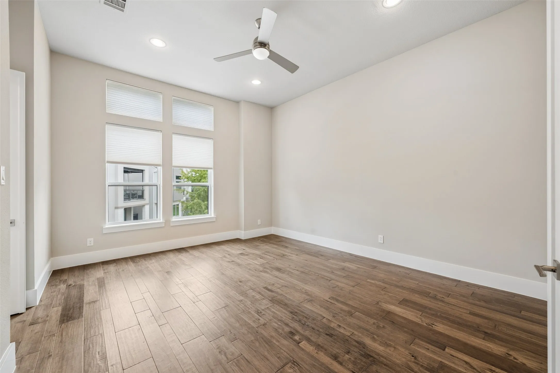 Single Family Residence For Sale in Collin County , 7854 Element Avenue, Plano, Texas 75024, 3 Bedroom, 5 Bathroom, 2 Garage spaces, 3,340 Sqft, built in 2018, mls#21370743, Real Estate Agent in Plano, Homes For Sale in Collin county, Homes For Sale in Plano, Realtor in Plano Texas, Real Estate Brokerage Independent Realty Texas, Luminita Cordes Realtor