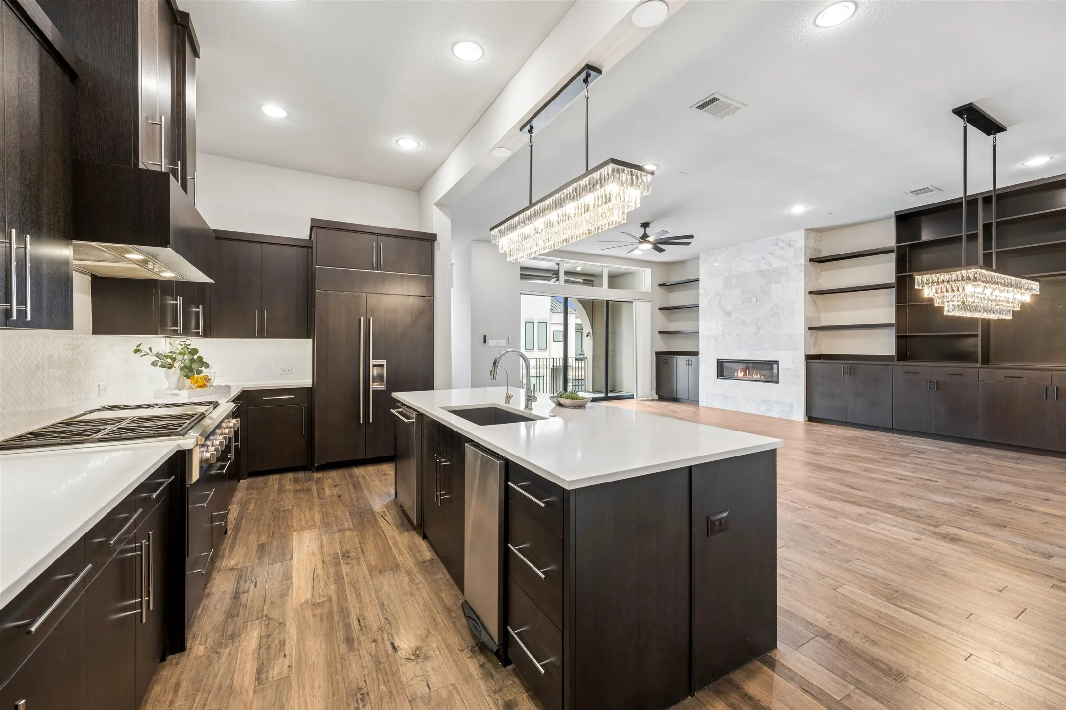 Single Family Residence For Sale in Collin County , 7854 Element Avenue, Plano, Texas 75024, 3 Bedroom, 5 Bathroom, 2 Garage spaces, 3,340 Sqft, built in 2018, mls#21370743, Real Estate Agent in Plano, Homes For Sale in Collin county, Homes For Sale in Plano, Realtor in Plano Texas, Real Estate Brokerage Independent Realty Texas, Luminita Cordes Realtor