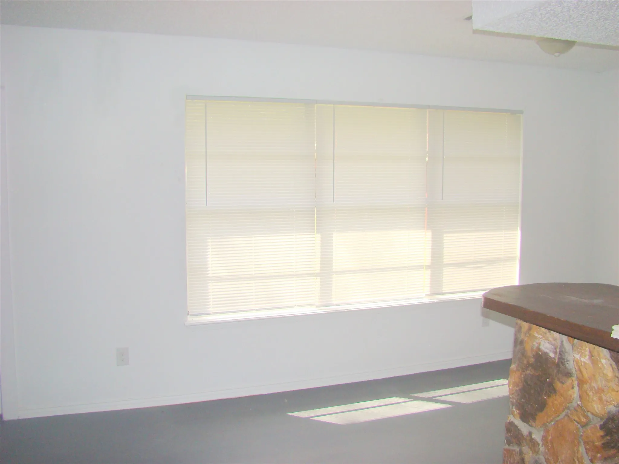 Single Family Residence For Rent in Ellis County , 1506 N Preston Street, Ennis, Texas 75119, 2 Bedroom, 1 Bathroom, Garage spaces, 885 Sqft, built in 1982, mls#21371376, Real Estate Agent in Ennis, Homes For Rent in Ellis county, Homes For Rent in Ennis, Realtor in Ennis Texas, Real Estate Brokerage Independent Realty Texas, Luminita Cordes Realtor