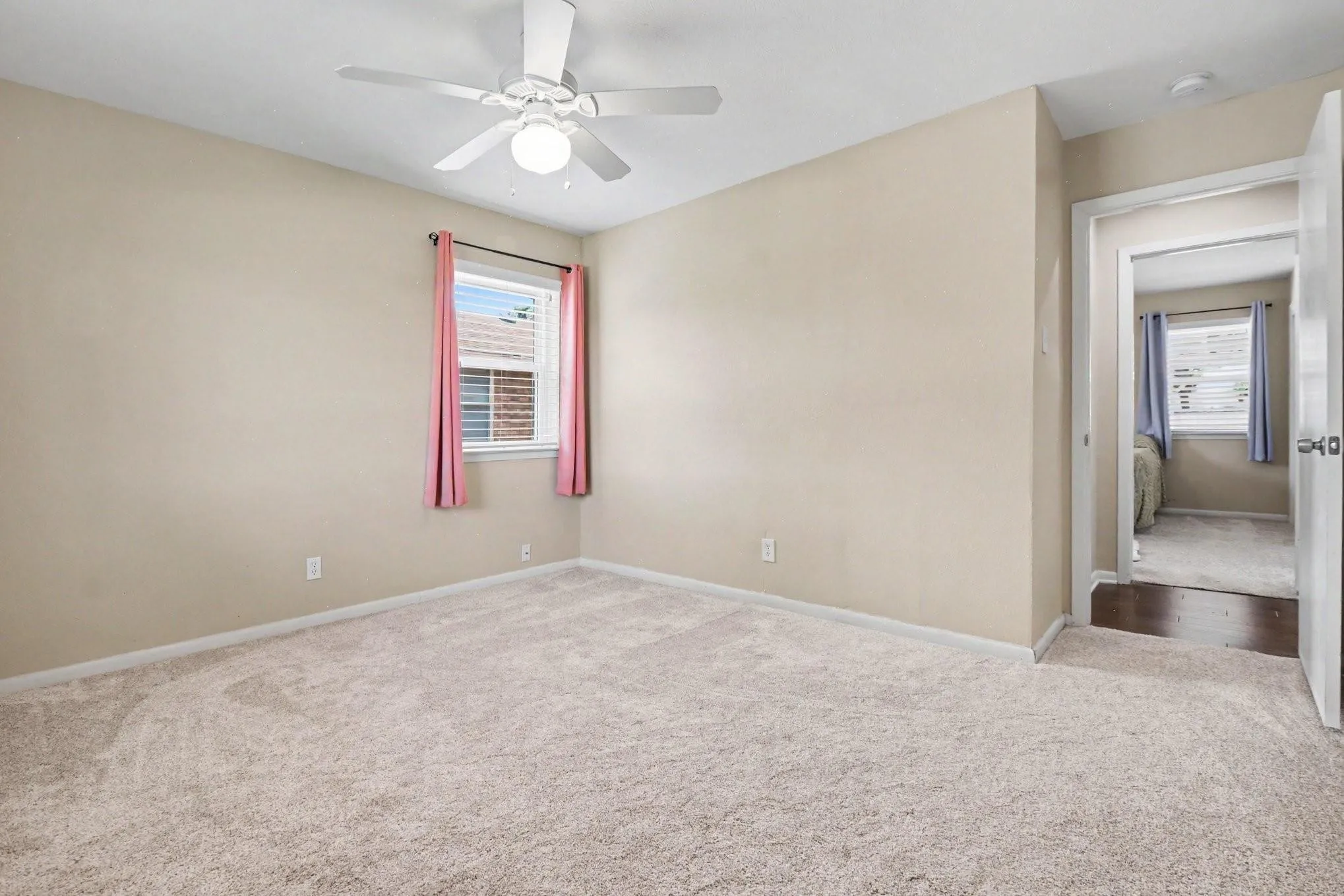 Single Family Residence For Sale in Dallas County , 1114 Glouchester Drive, Garland, Texas 75040, 3 Bedroom, 2 Bathroom, 2 Garage spaces, 1,650 Sqft, built in 1965, mls#21371379, Real Estate Agent in Garland, Homes For Sale in Dallas county, Homes For Sale in Garland, Realtor in Garland Texas, Real Estate Brokerage Independent Realty Texas, Luminita Cordes Realtor