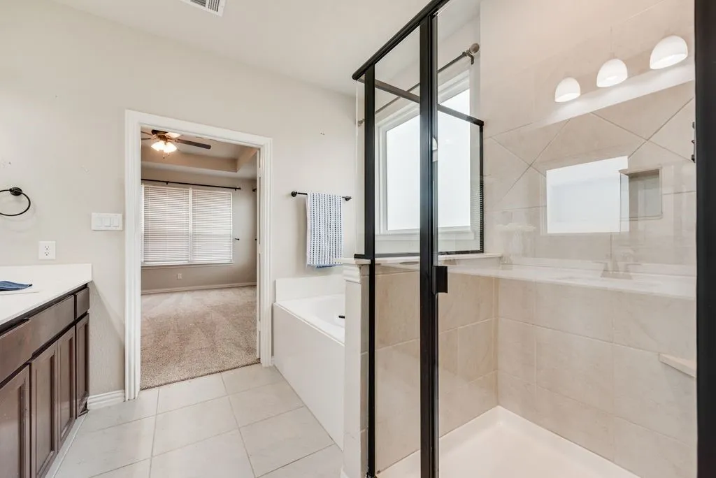 Single Family Residence For Sale in Parker County , 6016 Ember Crest Drive, Weatherford, Texas 76085, 4 Bedroom, 2 Bathroom, 2 Garage spaces, 2,229 Sqft, built in 2021, mls#21371272, Real Estate Agent in Weatherford, Homes For Sale in Parker county, Homes For Sale in Weatherford, Realtor in Weatherford Texas, Real Estate Brokerage Independent Realty Texas, Luminita Cordes Realtor