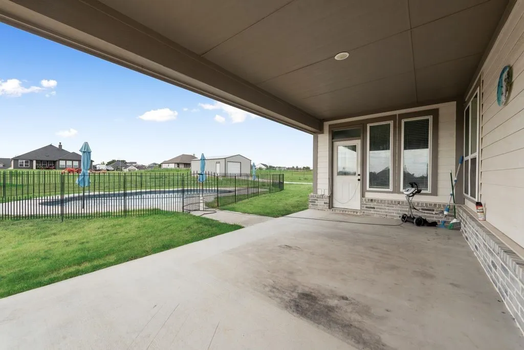 Single Family Residence For Sale in Parker County , 6016 Ember Crest Drive, Weatherford, Texas 76085, 4 Bedroom, 2 Bathroom, 2 Garage spaces, 2,229 Sqft, built in 2021, mls#21371272, Real Estate Agent in Weatherford, Homes For Sale in Parker county, Homes For Sale in Weatherford, Realtor in Weatherford Texas, Real Estate Brokerage Independent Realty Texas, Luminita Cordes Realtor