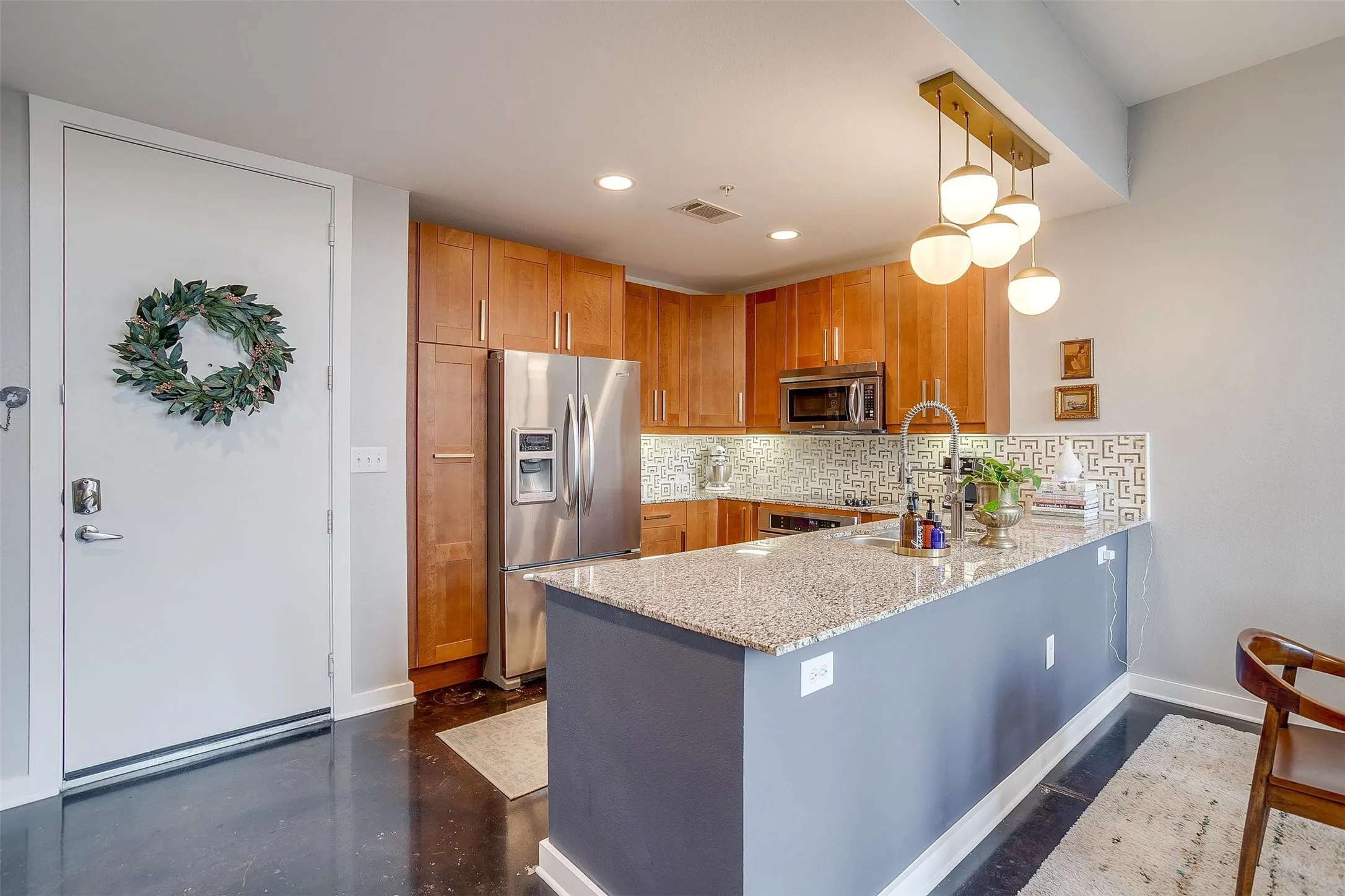 Condominium For Rent in Tarrant County , 2608 Museum Way 3206, Fort Worth, Texas 76107, 2 Bedroom, 3 Bathroom, 1 Garage spaces, 1,730 Sqft, built in 2006, mls#21369805, Real Estate Agent in Fort Worth, Homes For Rent in Tarrant county, Homes For Rent in Fort Worth, Realtor in Fort Worth Texas, Real Estate Brokerage Independent Realty Texas, Luminita Cordes Realtor